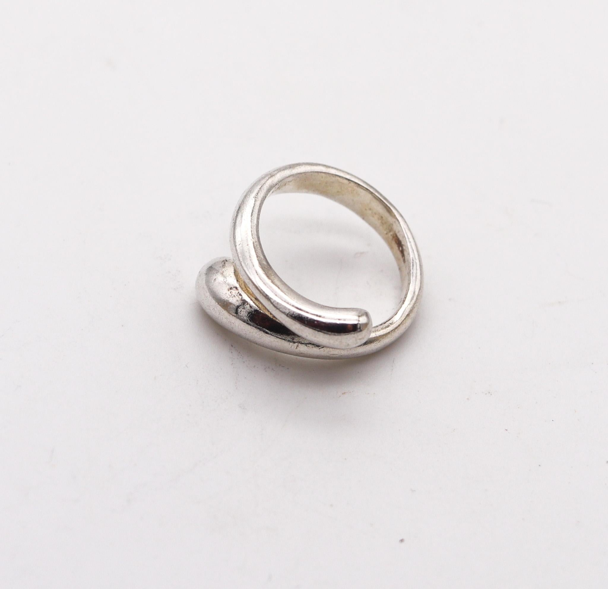 Modernist Tiffany & Co. 1980 Elsa Peretti Rare Teardrop Ring In Solid .925 Sterling Silver For Sale