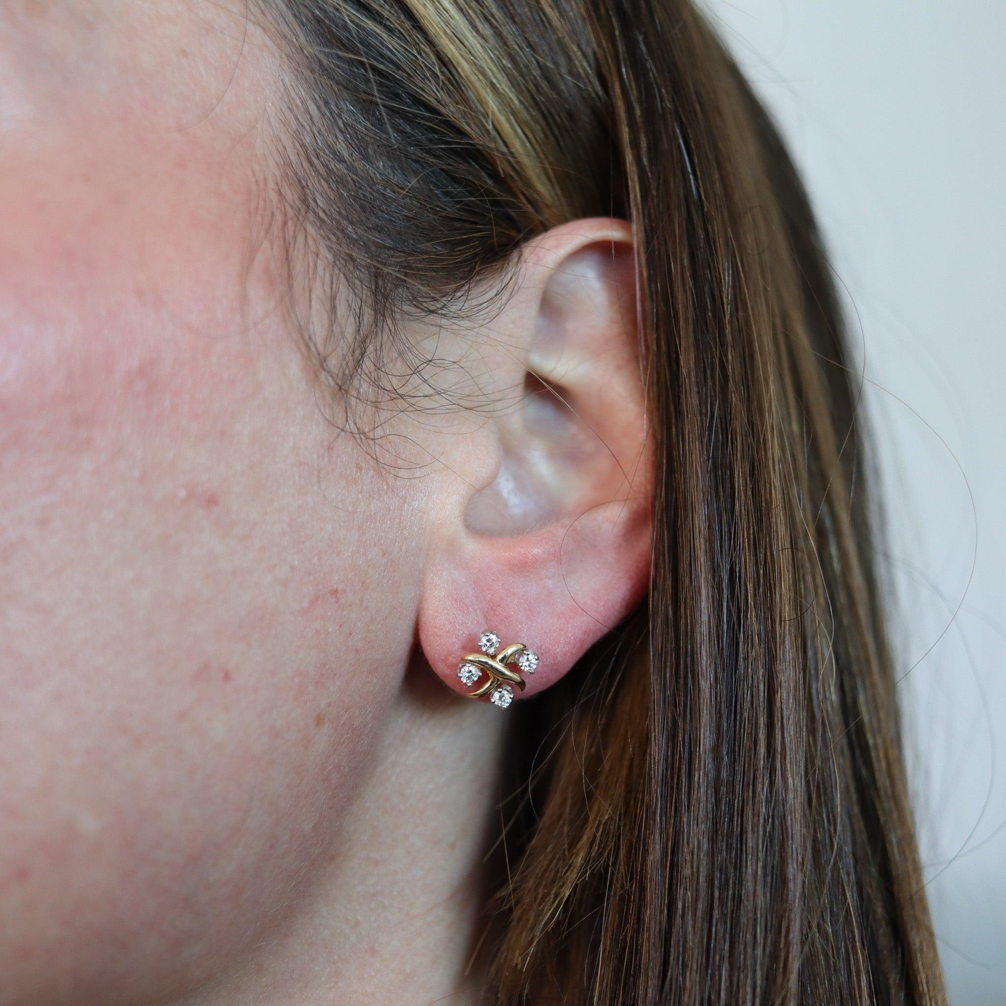 Lynn earrings designed by Jean Schlumberger for Tiffany & Co.

Very beautiful pair of studs earrings, created in New York city designed by Jean Schlumberger for the Tiffany Studios, back in the 1980. These studs earrings are the Lynn model, crafted