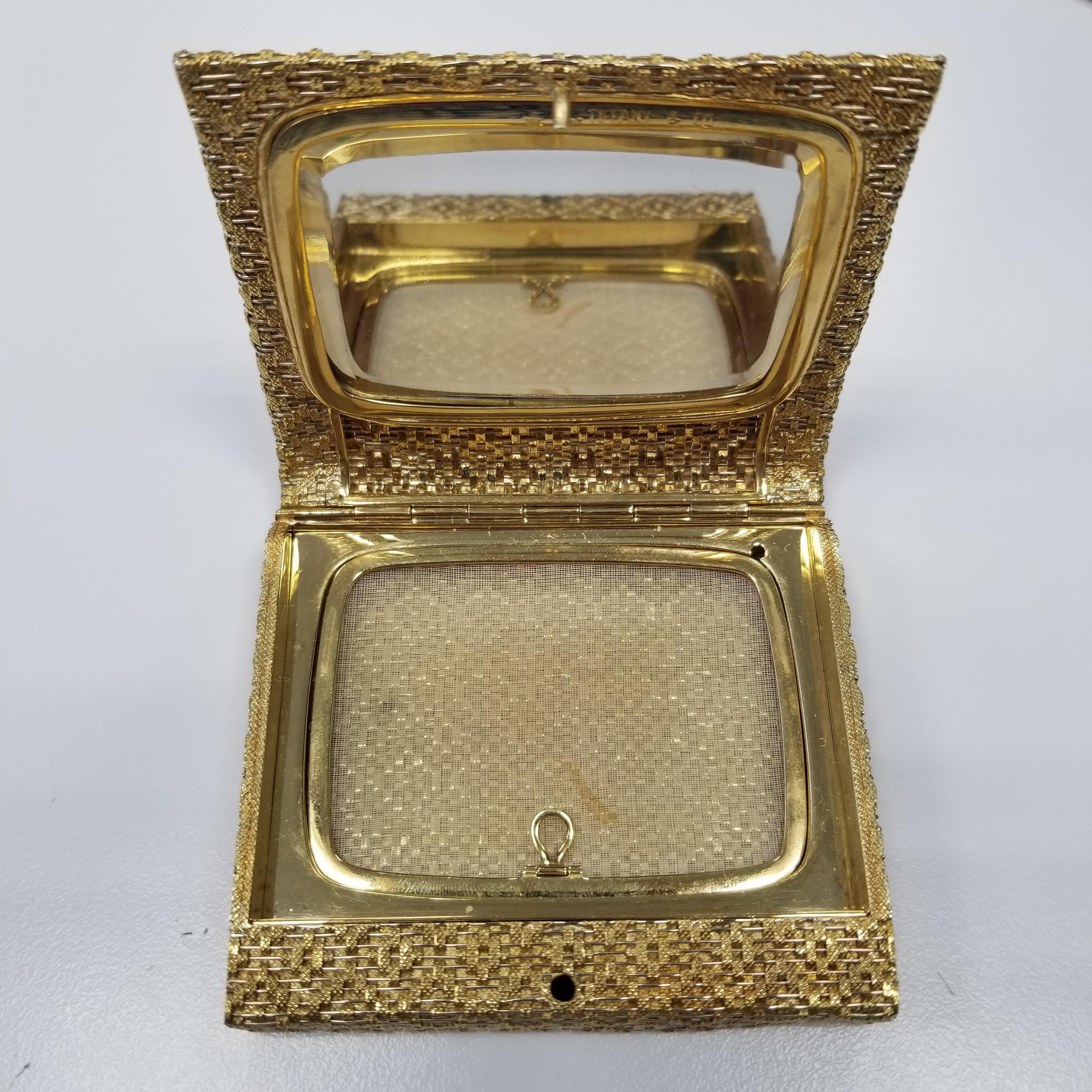 Tiffany & Co. 1980er Jahre 18k Gelbgold Pulver-Kommode kompaktes Gehäuse im Angebot 1