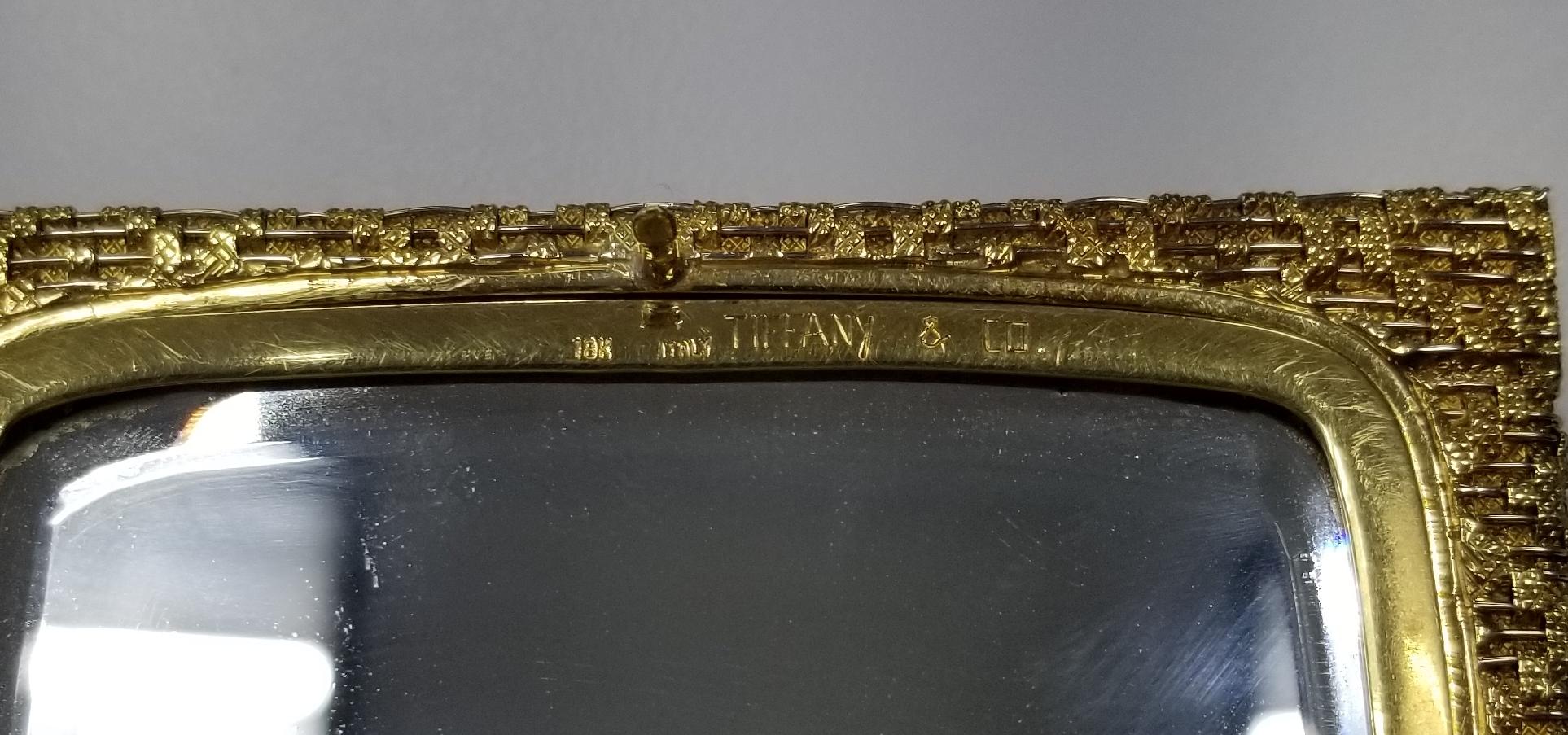 Poudrier compact en or jaune 18 carats Tiffany & Co. des années 1980 en vente 2