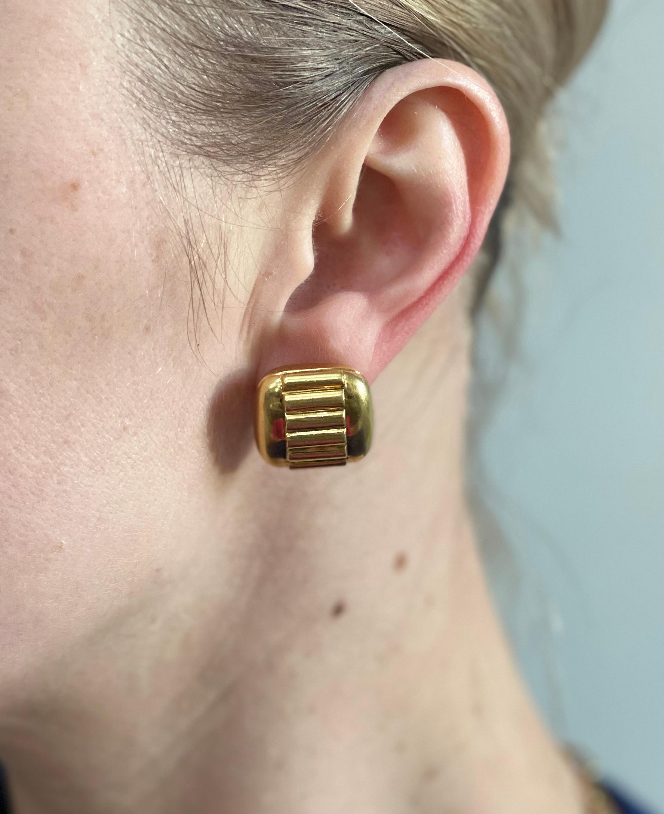 Boucles d'oreilles en or des années 1980 de Tiffany & Co. Pour femmes en vente