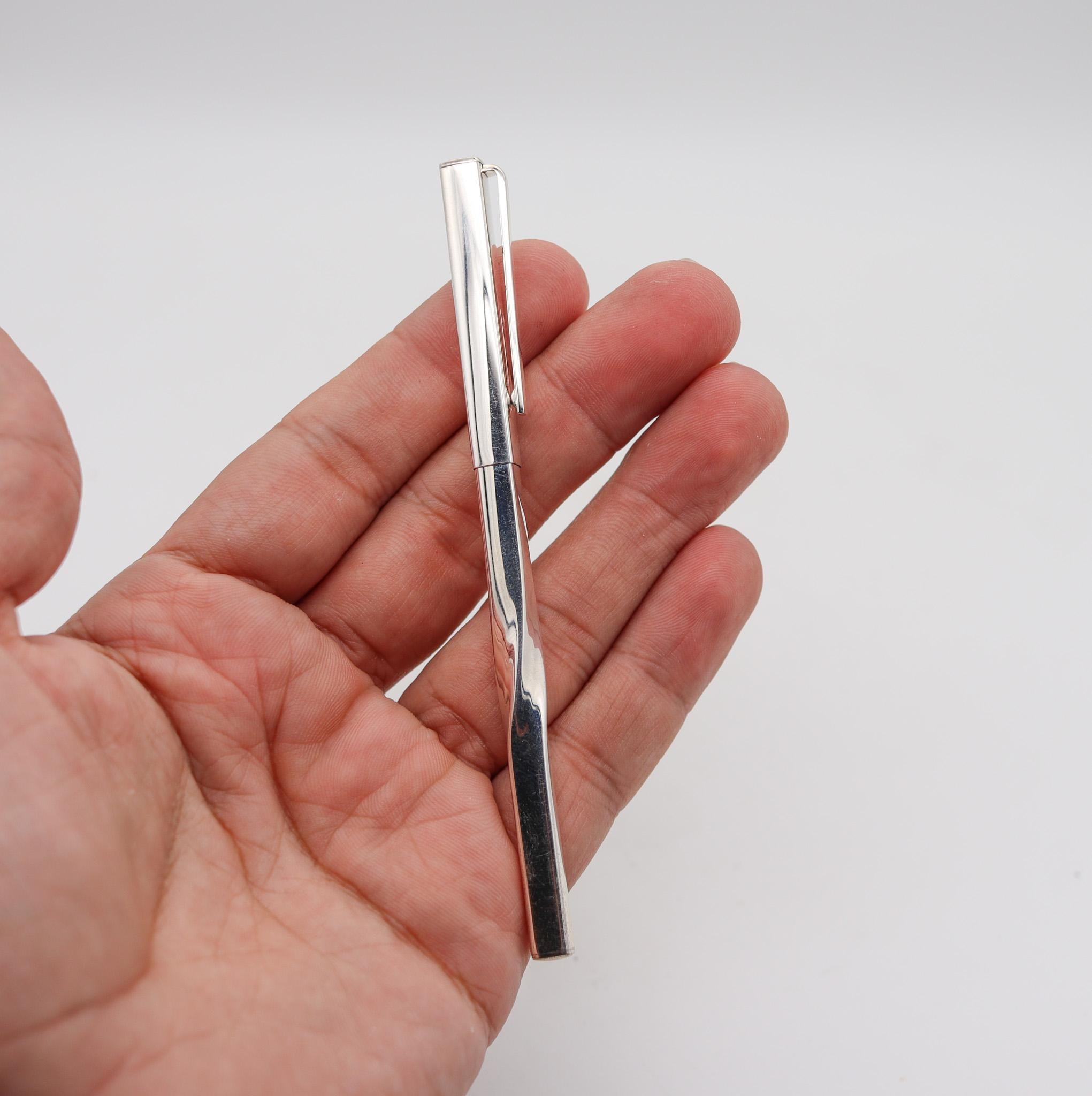 Tiffany & Co. 1981 Angela Cummings Aerodynamic Twisted Pen .925 Sterling Silver In New Condition For Sale In Miami, FL