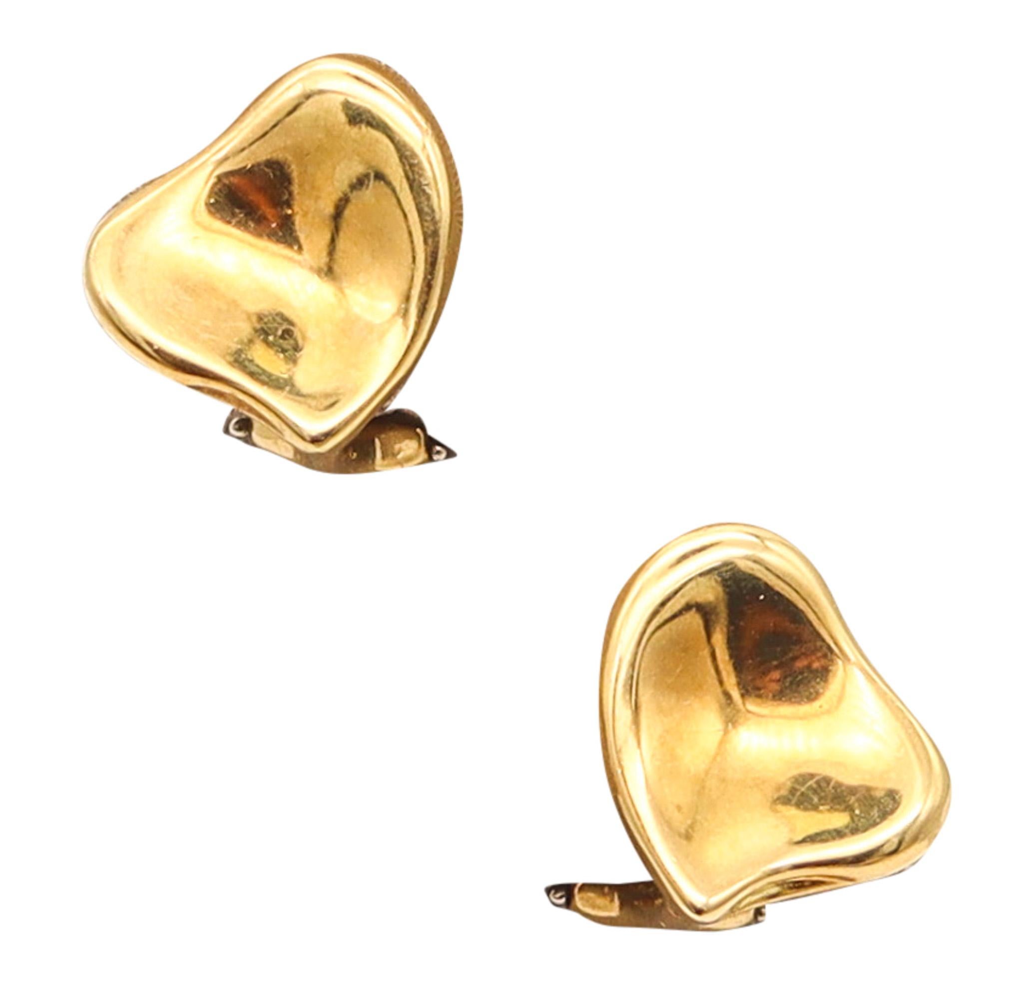 Tiffany & Co. 1981 By Elsa Peretti Free Form Hearts Earrings In 18Kt Yellow Gold For Sale