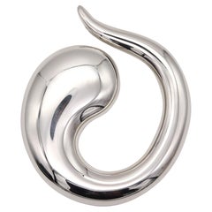 Tiffany & Co 1981 Elsa Peretti Abstract Pendant Buckle in.925 Sterling Silver