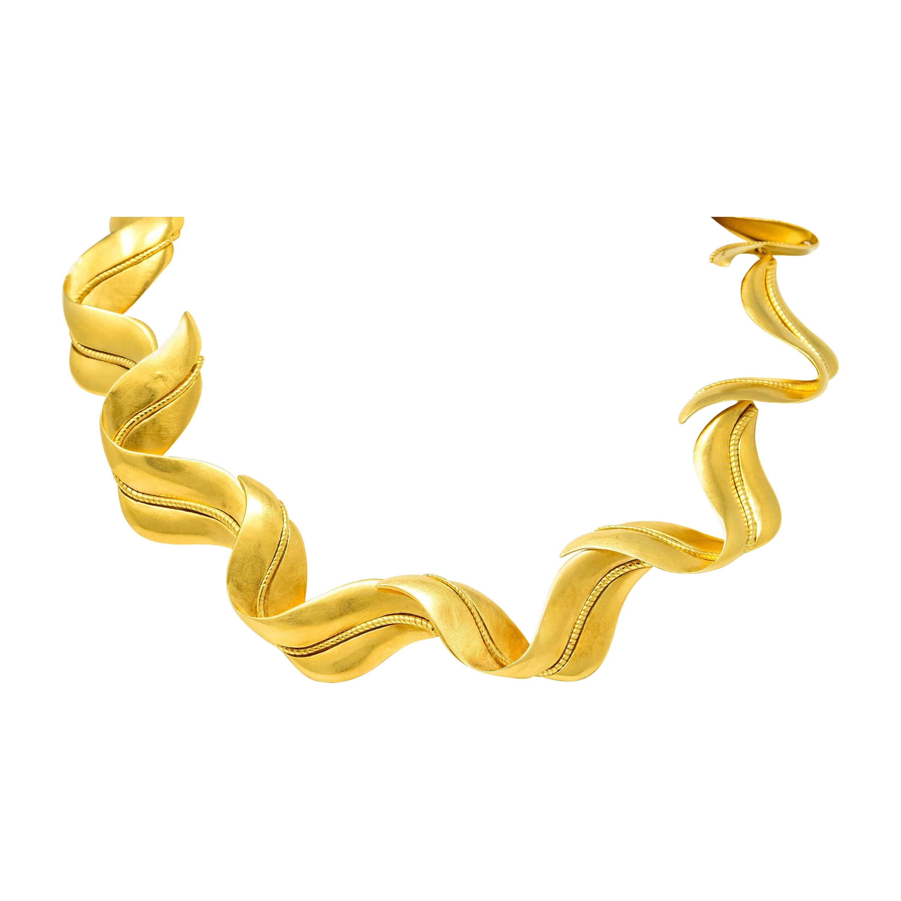 Tiffany & Co. 1987 Vintage 18 Karat Yellow Gold Foliate Link Collar Necklace