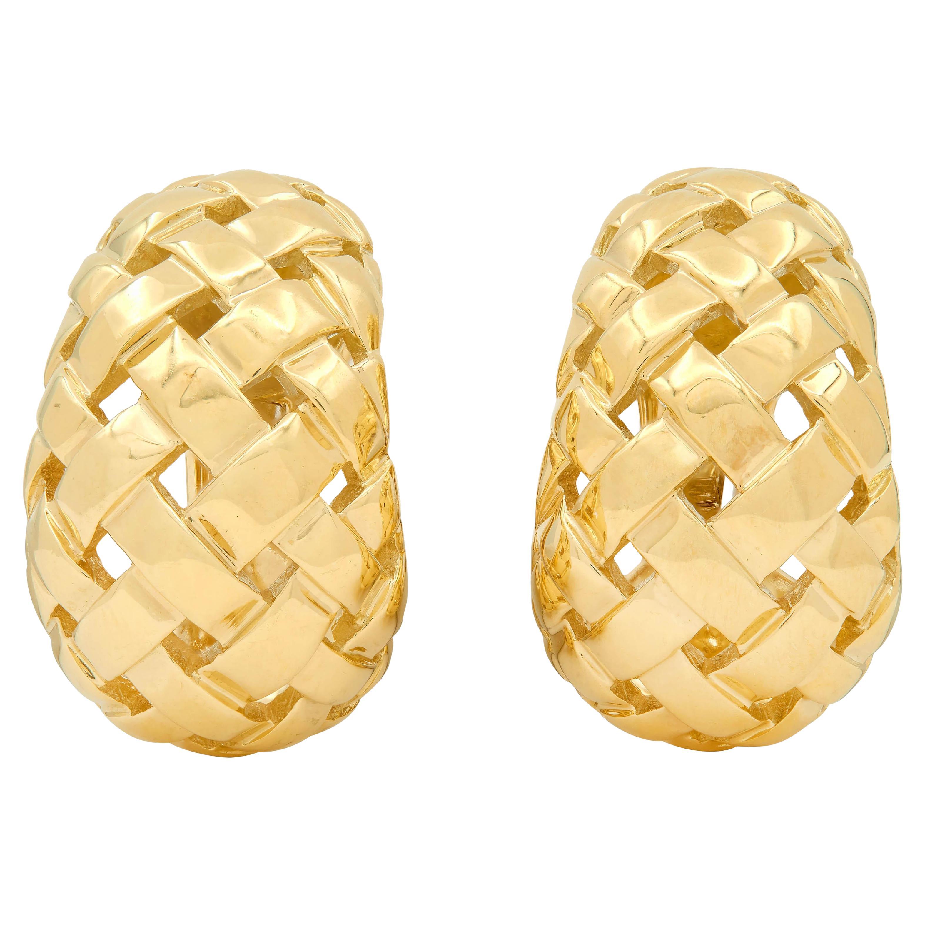 Tiffany 
Co. 1989 18K Gold Vintage Vannerie Basket Weave J-Hoop Earrings For Sale