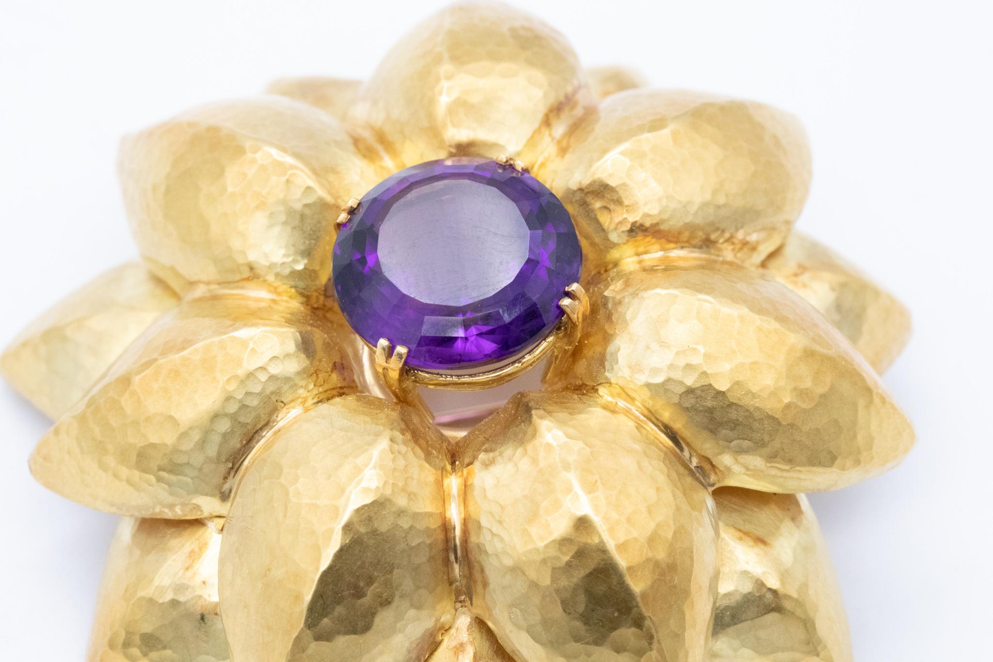 Tiffany & Co 1989 By Paloma Picasso Pendant-Brooch In 18Kt Gold With Amethyst In Excellent Condition For Sale In Miami, FL