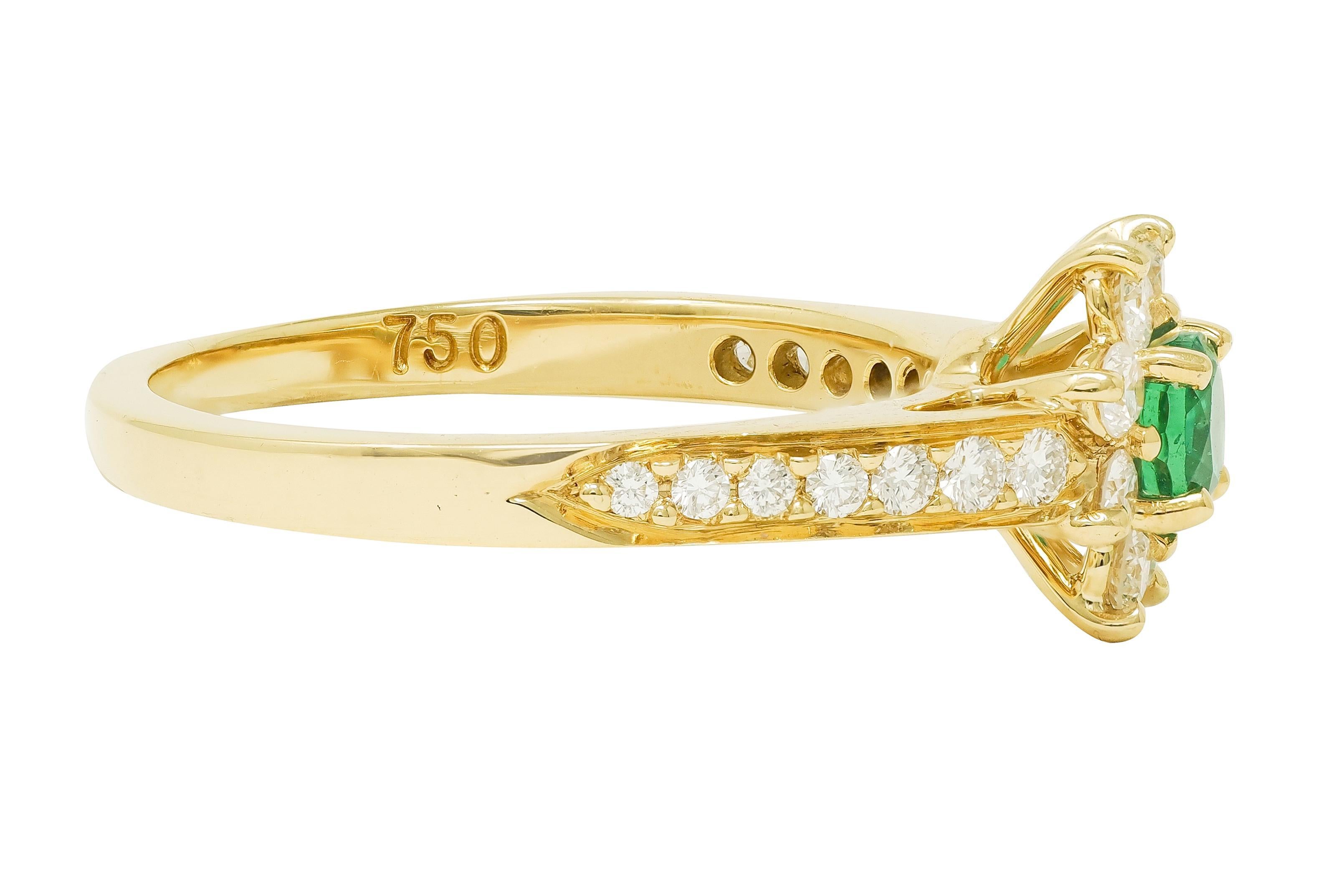 Taglio rotondo Tiffany & Co. 1990 1.00 CTW Emerald Diamond 18K Vintage Cluster Ring in vendita