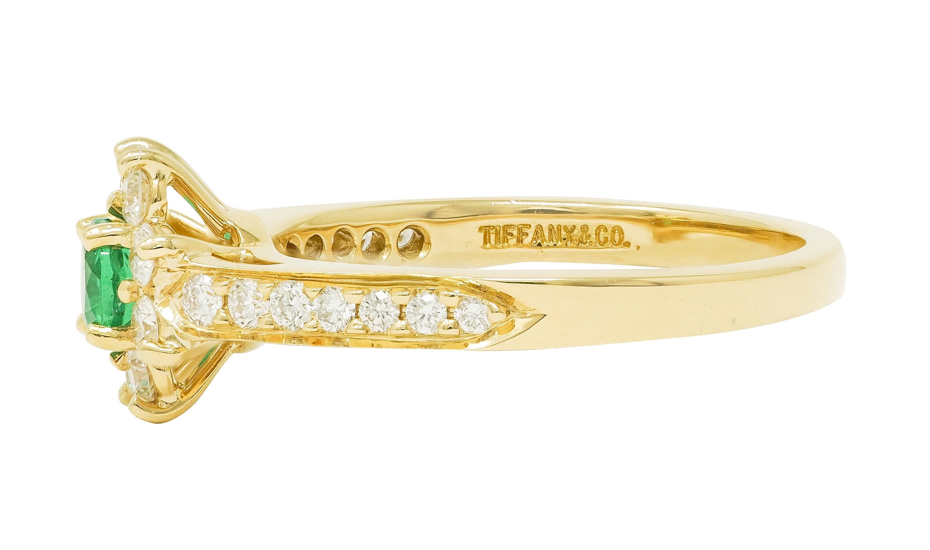 Donna Tiffany & Co. 1990 1.00 CTW Emerald Diamond 18K Vintage Cluster Ring in vendita