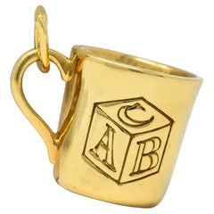 Tiffany & Co. 1990er Jahre 18 Karat Gelbgold Vintage Baby Cup Charme