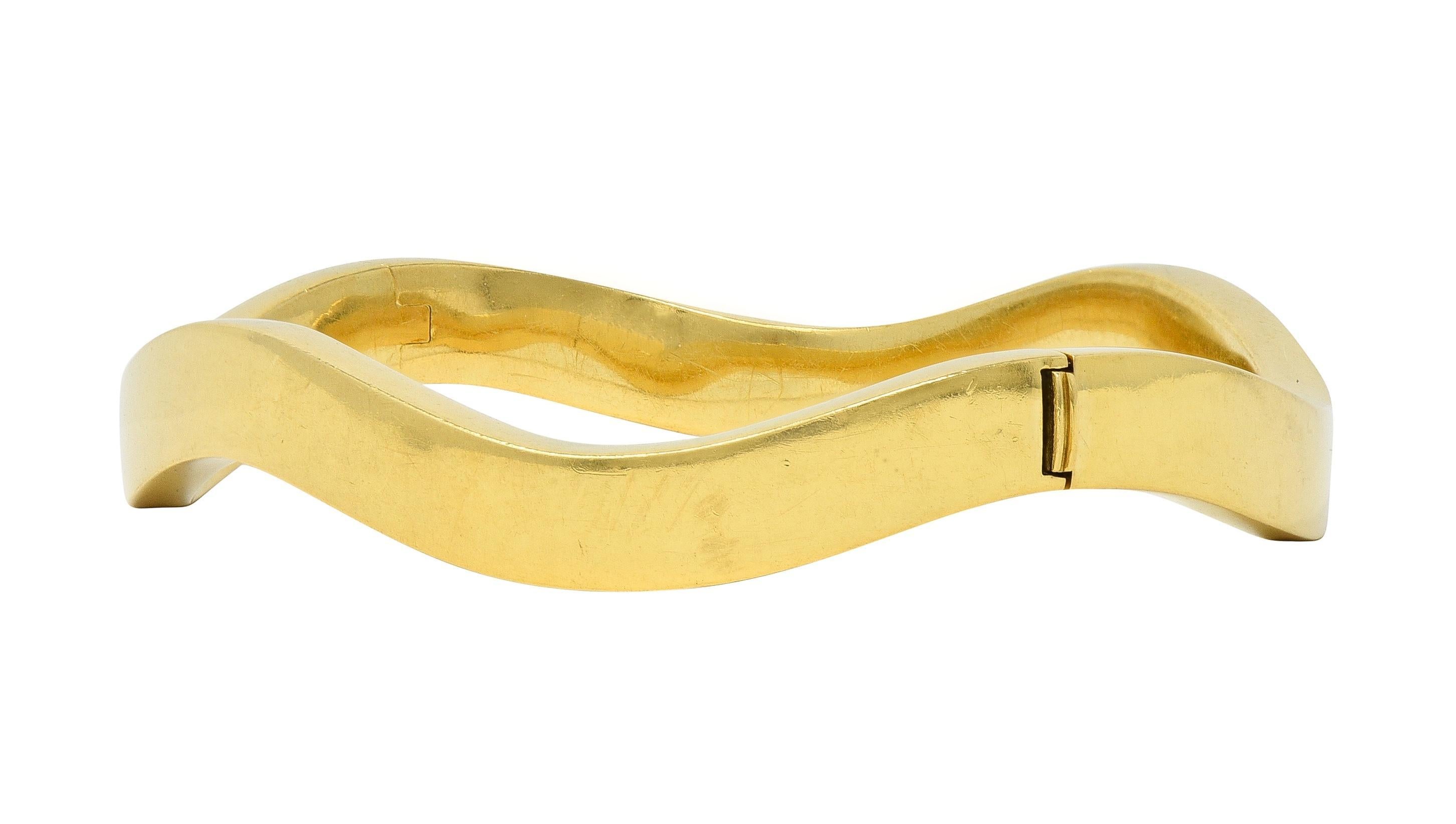 Tiffany & Co. 1990's 18 Karat Yellow Gold Vintage Wave Bangle Bracelet For Sale 1