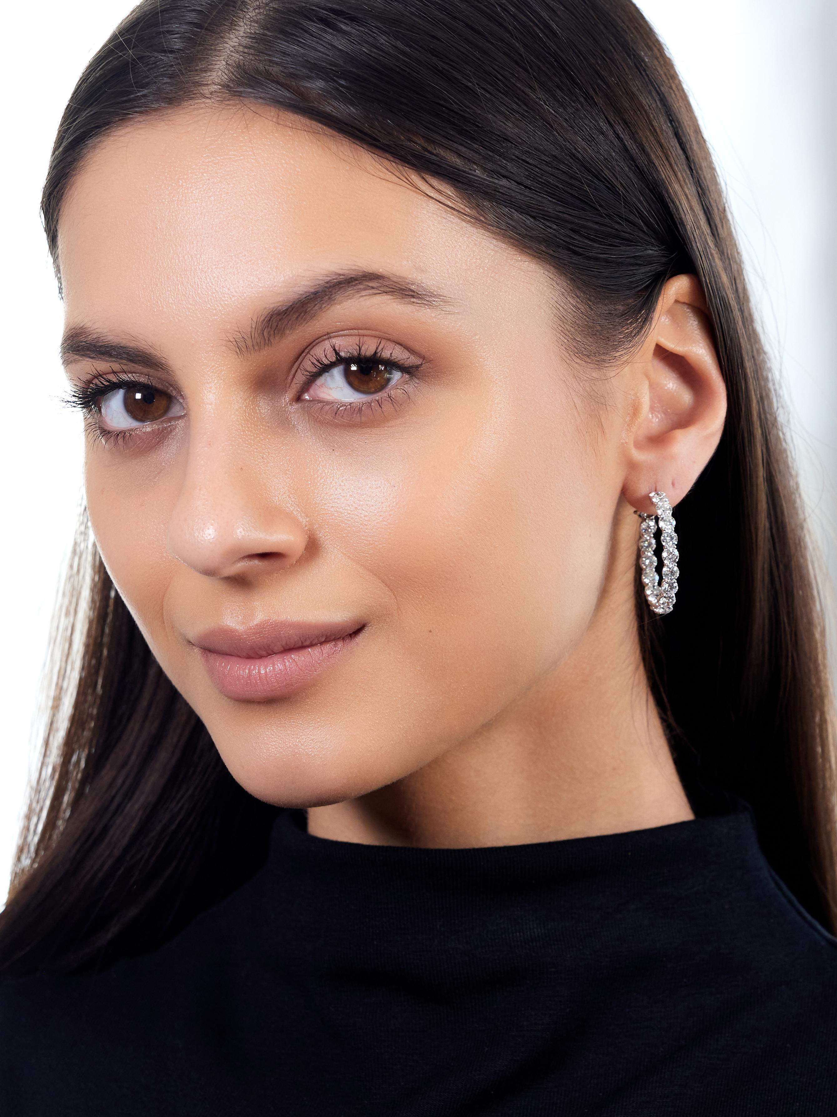 Tiffany & Co. 1990's 8.50 CTW Diamond Platinum Vintage Inside-Out Hoop Earrings For Sale 3