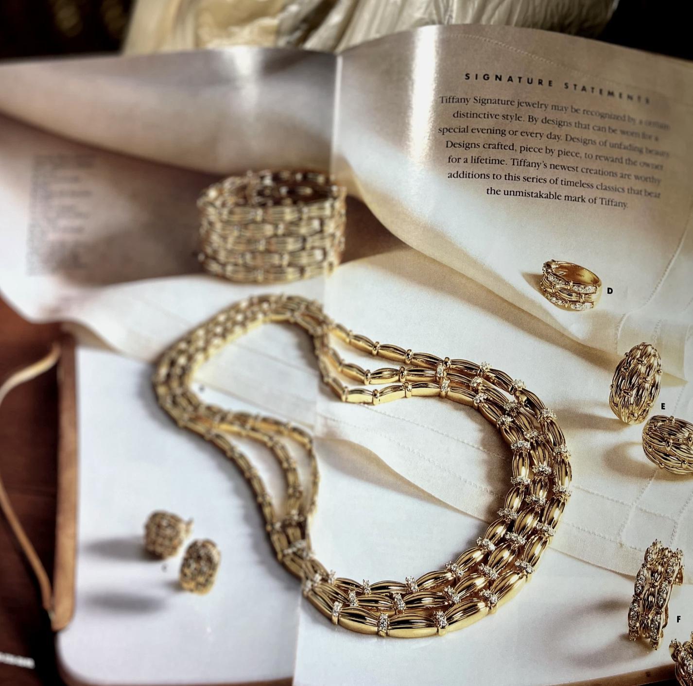 Tiffany & Co. 1992 1,04 CTW Diamond 18 Karat Yellow Gold Collana a nastro vintage in vendita 3