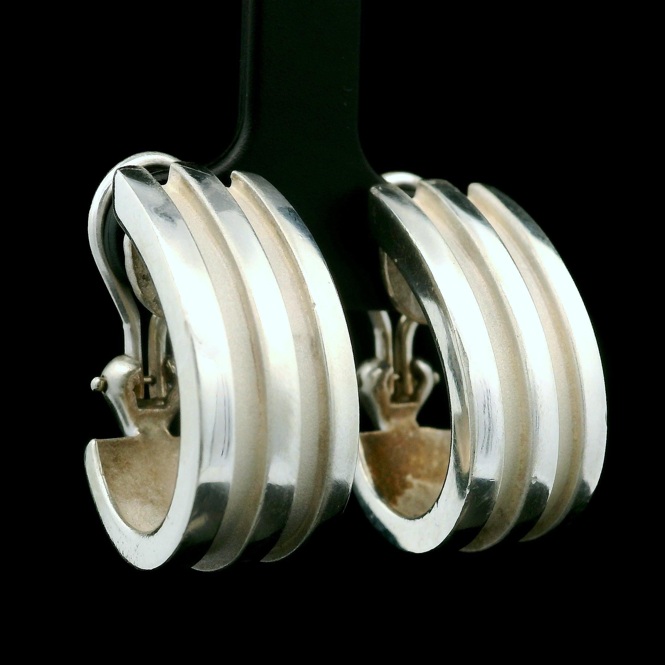 Tiffany & Co. 1995 Atlas Sterling Silver Grooved Large Cuff Omega Back Earrings 2