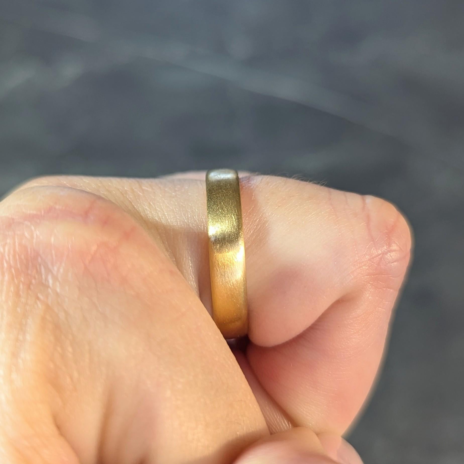 Tiffany & Co. 1999 Anillo de boda para hombre en oro amarillo de 18 quilates cepillado vintage para siempre en venta 3