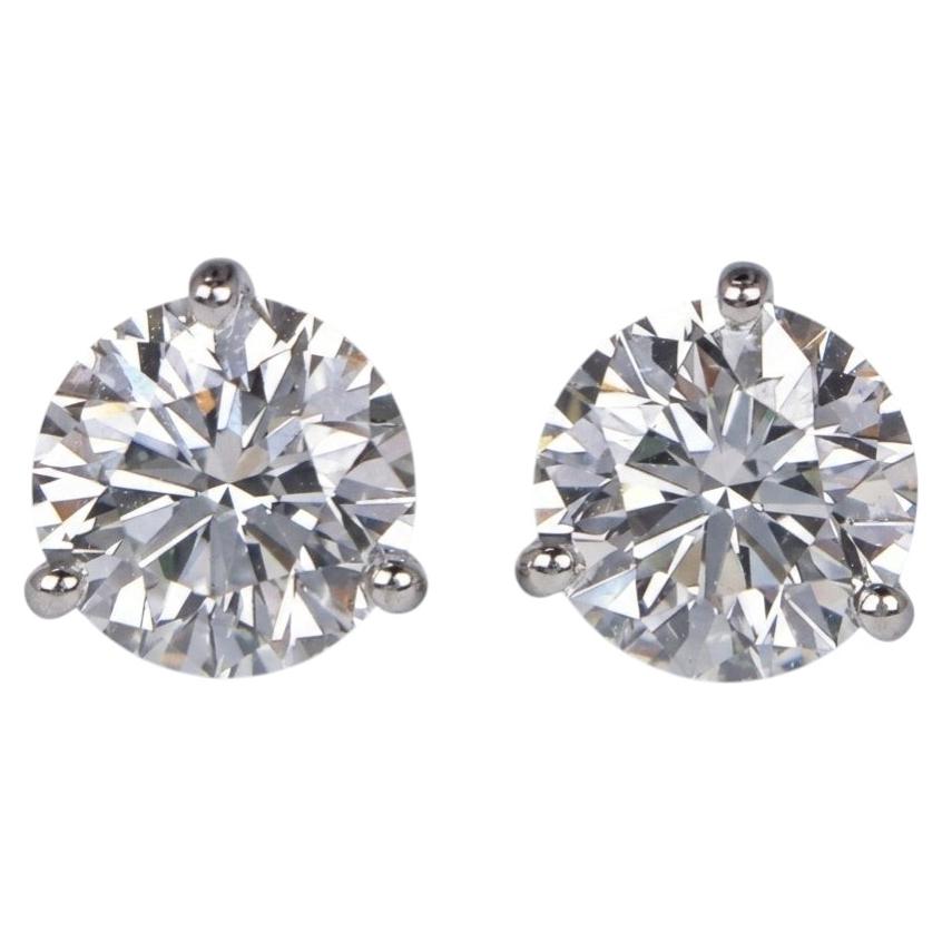 Orecchini a bottone Tiffany & Co. con diamante da 2 carati, in platino, con montatura a tre griffe