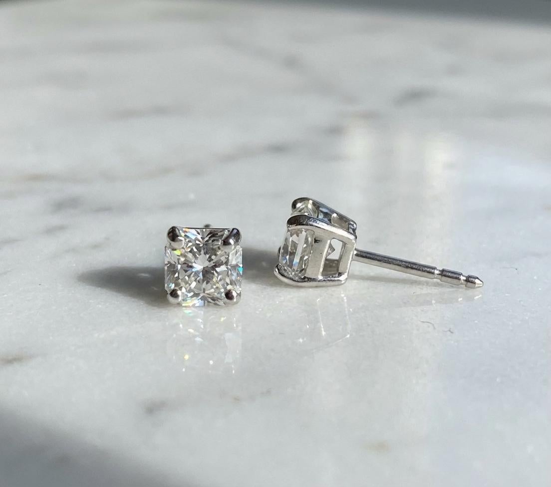 Contemporain Tiffany & Co. - Boucles d'oreilles en platine avec diamant Lucida de 2 carats en vente