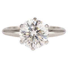 Bague de fiançailles solitaire Tiffany & Co. avec un diamant rond de 2 carat