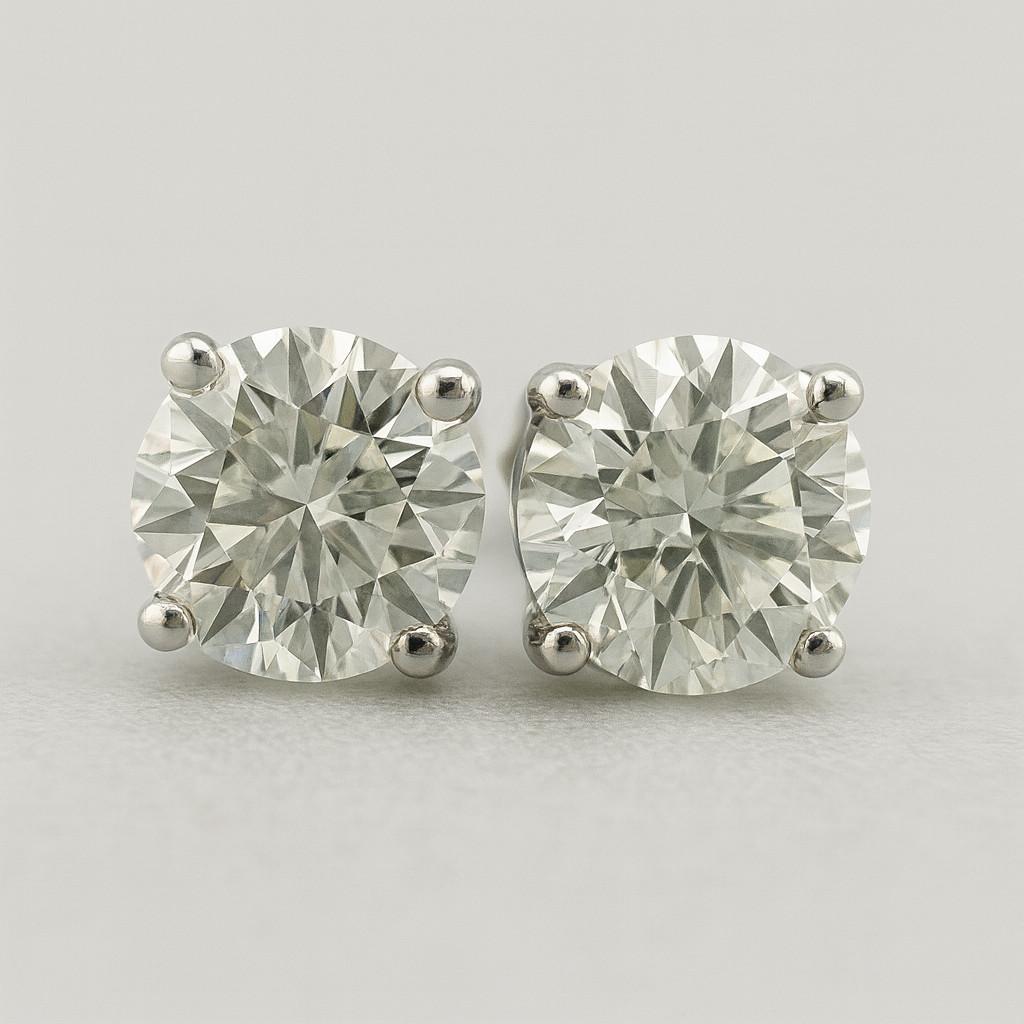 Tiffany & Co. 2 clous d'oreilles en platine avec diamants ronds et brillants certifiés GIA Pour femmes en vente