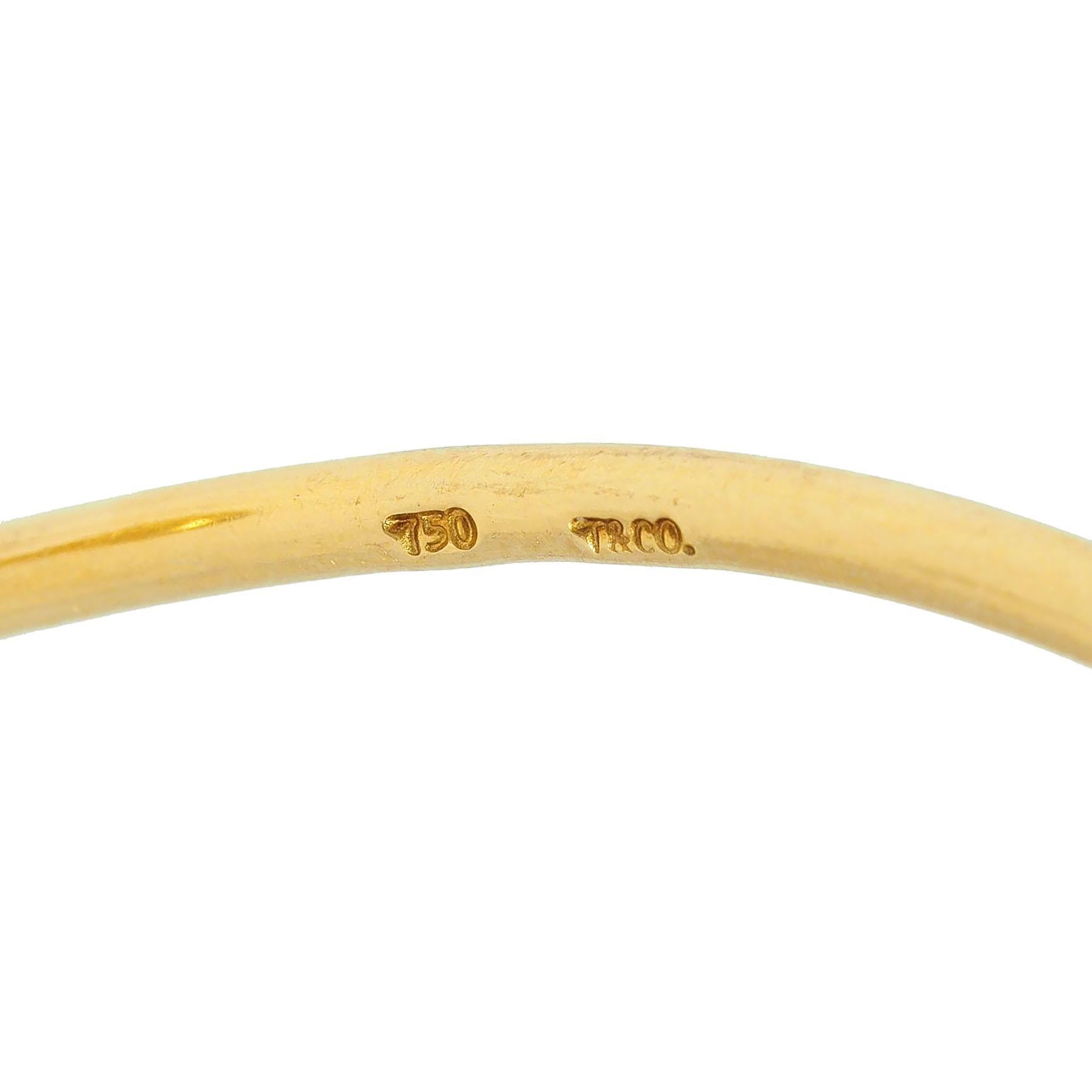 Tiffany & Co. 2000's 18 Karat Yellow Gold Interlocking Hook Bangle Bracelet For Sale 6