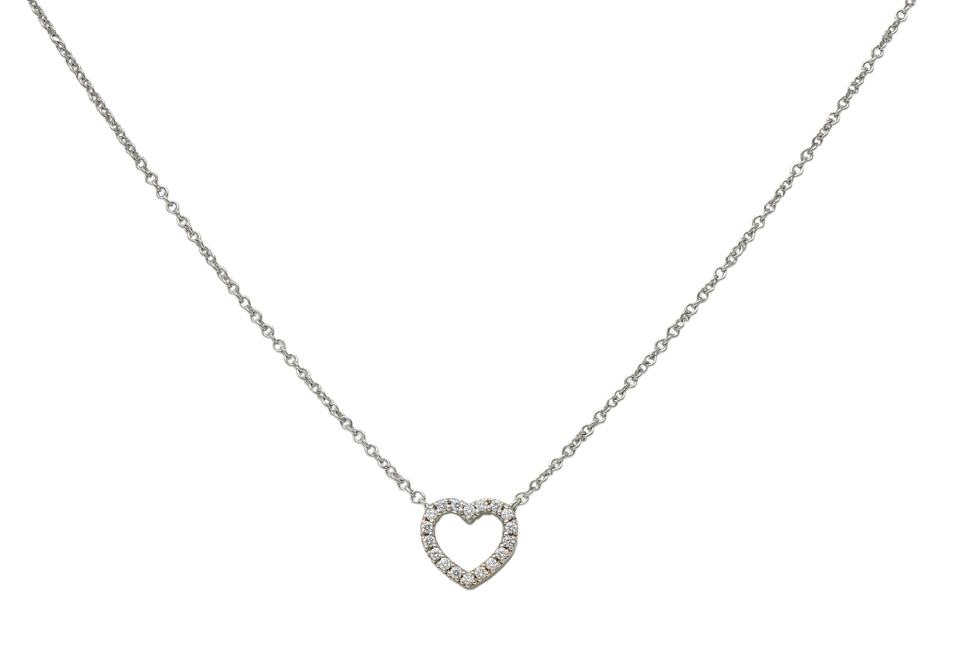 Tiffany & Co. 2000 Collana con diamanti in oro bianco 18 carati a forma di cuore in vendita 3