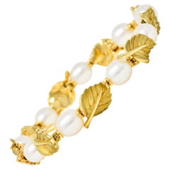 Tiffany & Co. 2003 Pearl 18 Karat Yellow Gold Leaf Vintage Link Bracelet