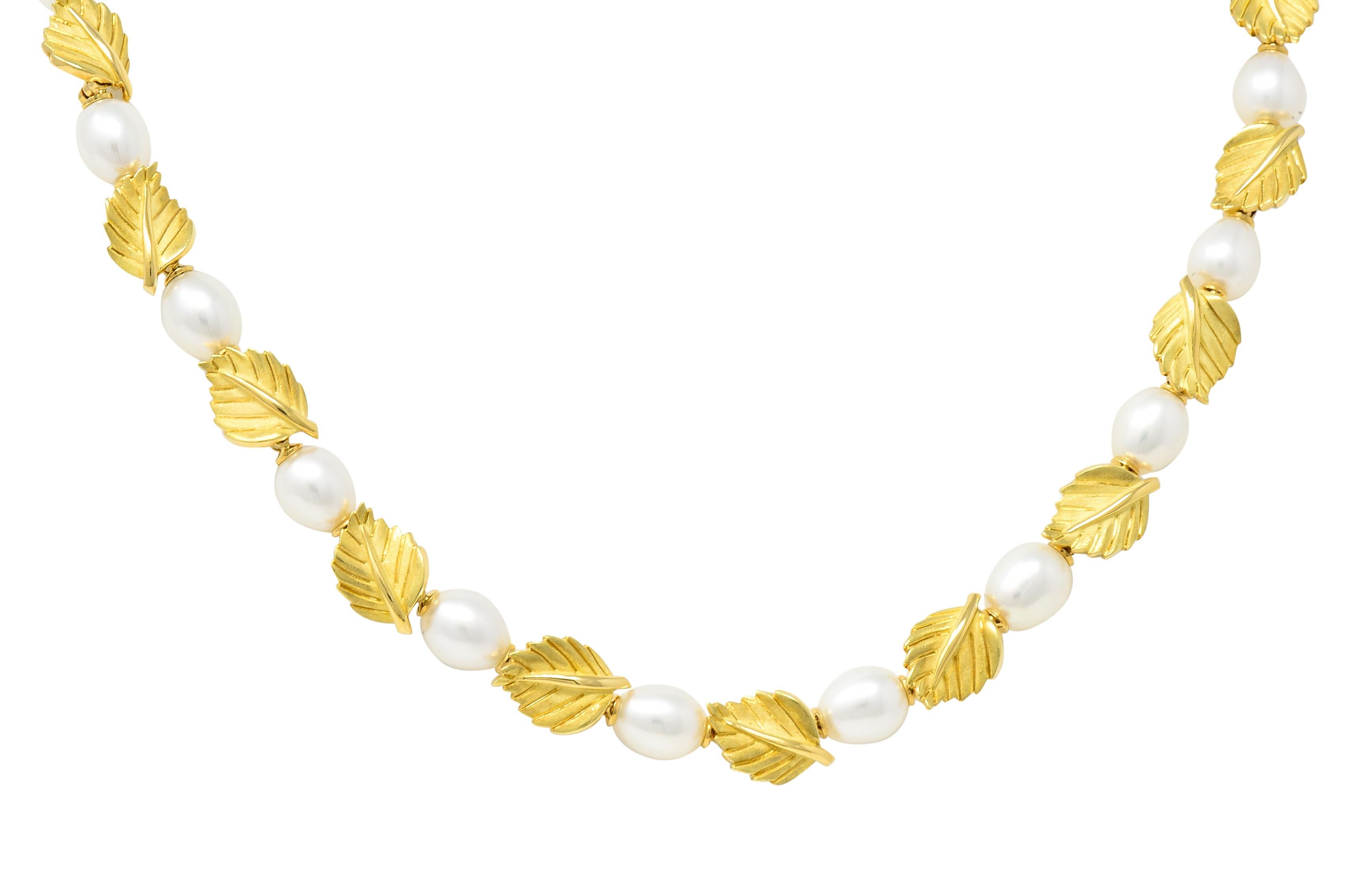 Tiffany & Co. 2003 Pearl 18 Karat Yellow Gold Leaf Vintage Link Necklace 4