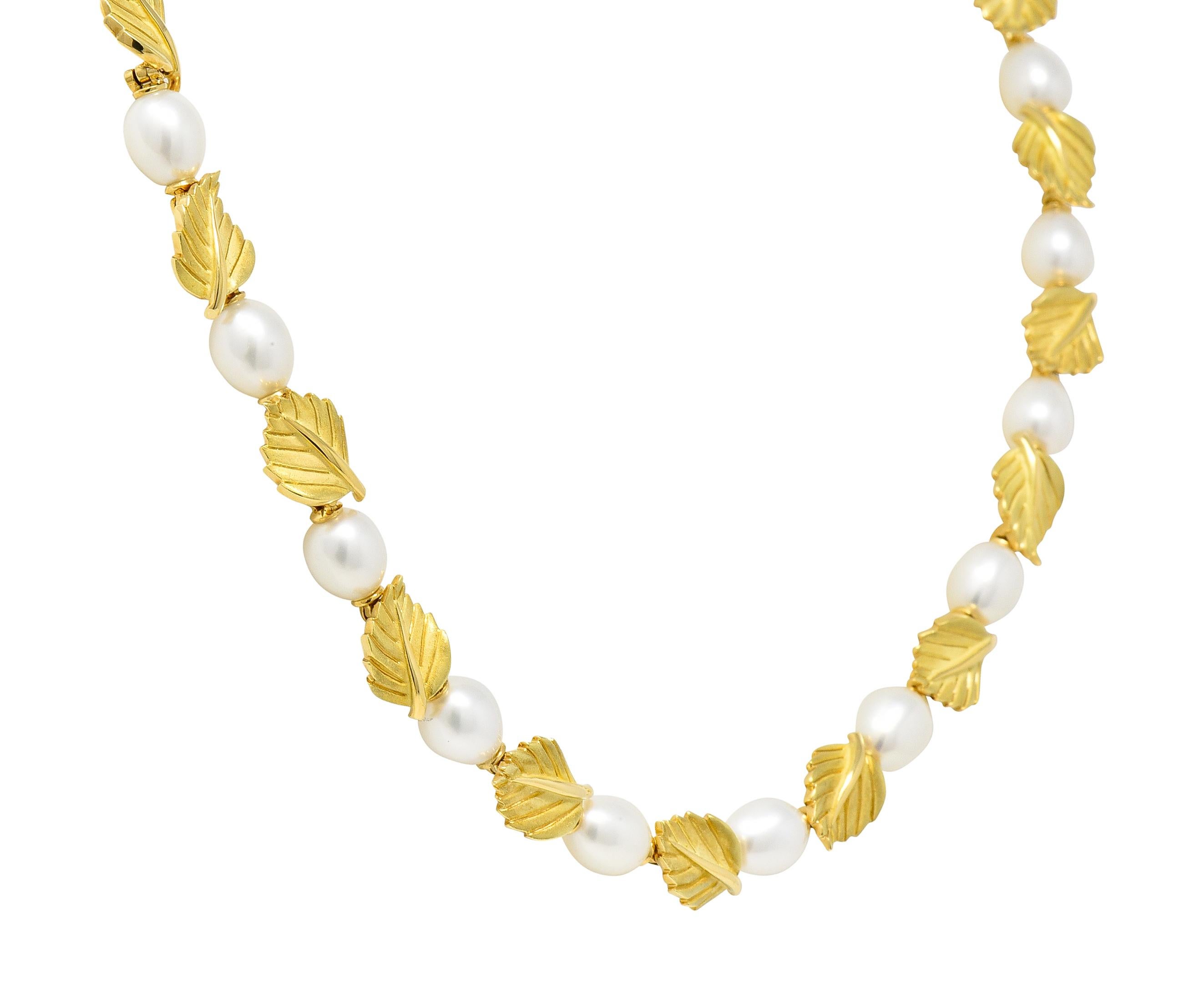 Contemporary Tiffany & Co. 2003 Pearl 18 Karat Yellow Gold Leaf Vintage Link Necklace