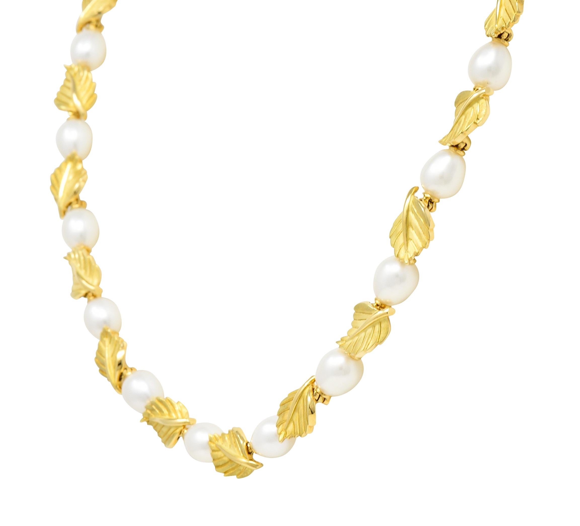 Tiffany & Co. 2003 Pearl 18 Karat Yellow Gold Leaf Vintage Link Necklace In Excellent Condition In Philadelphia, PA