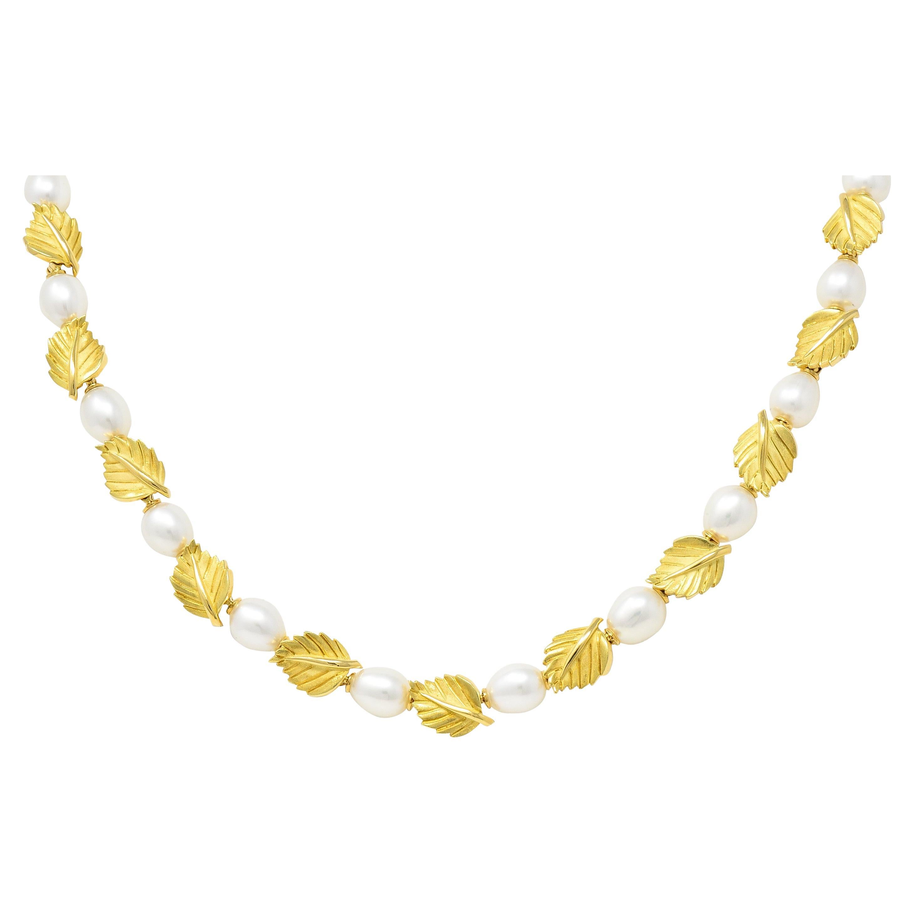 Tiffany & Co. 2003 Pearl 18 Karat Yellow Gold Leaf Vintage Link Necklace