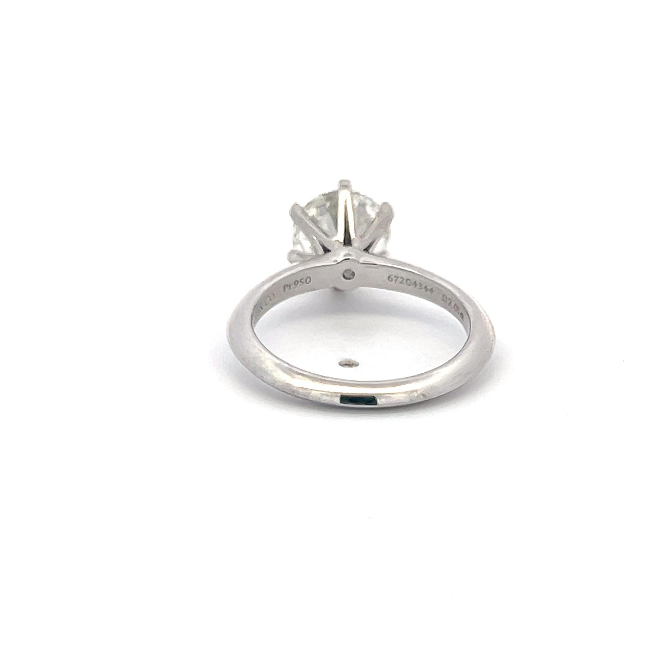 Tiffany & Co Anillo de compromiso en platino con diamante redondo brillante I VS1 de 2,01 quilates Corte redondo en venta
