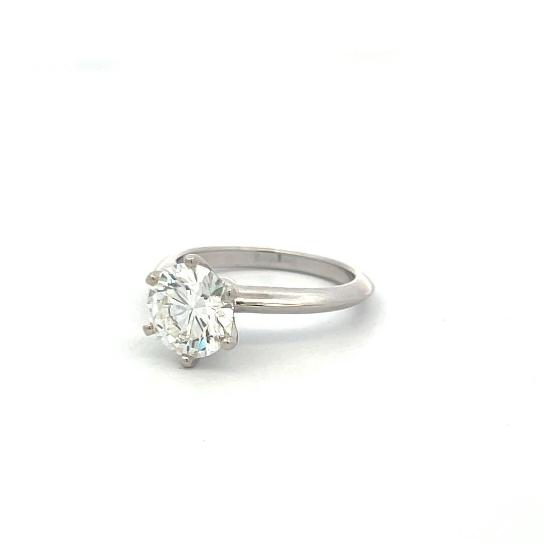 Tiffany & Co Anillo de compromiso en platino con diamante redondo brillante I VS1 de 2,01 quilates en venta 1