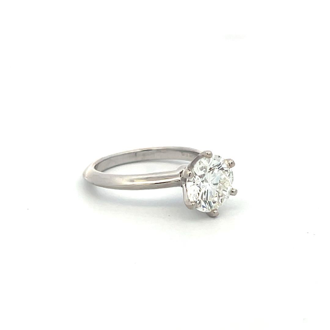 Tiffany & Co Anillo de compromiso en platino con diamante redondo brillante I VS1 de 2,01 quilates en venta 2