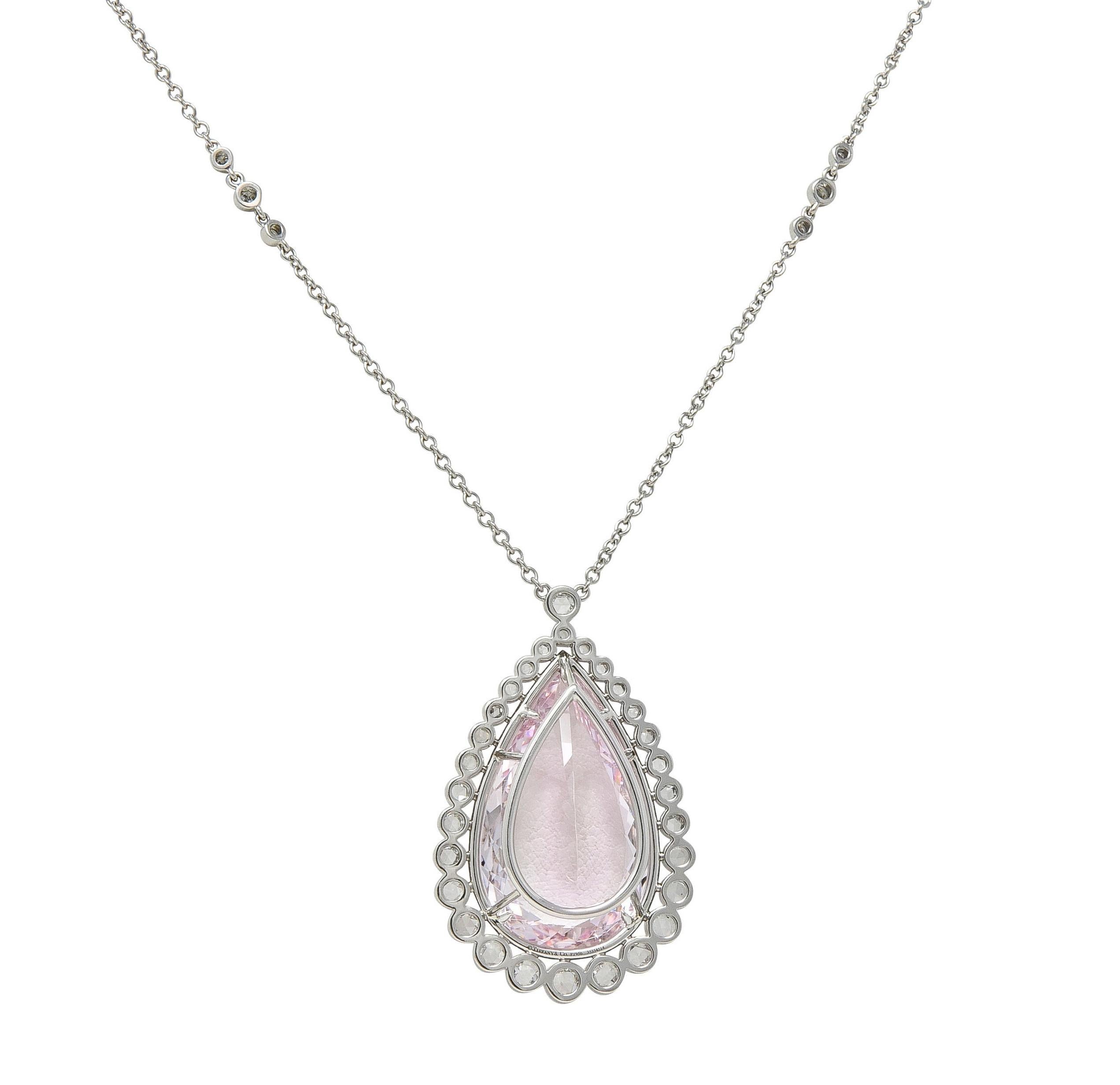 Donna Tiffany & Co. Collana a goccia in platino con diamante Morganite da 27,01 CTW del 2010 in vendita
