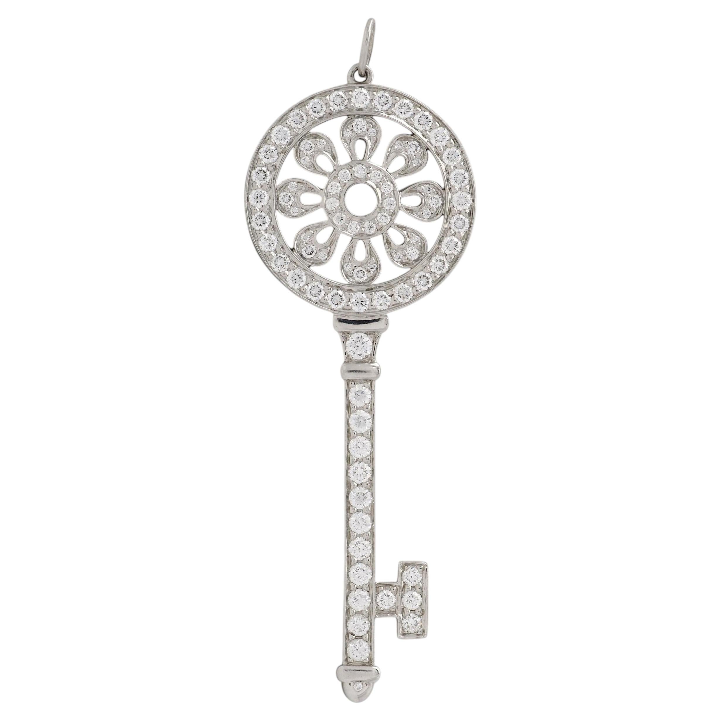 Pendentif « Contemporary Petals Key » en platine et diamants de Tiffany & Co., collection 2010