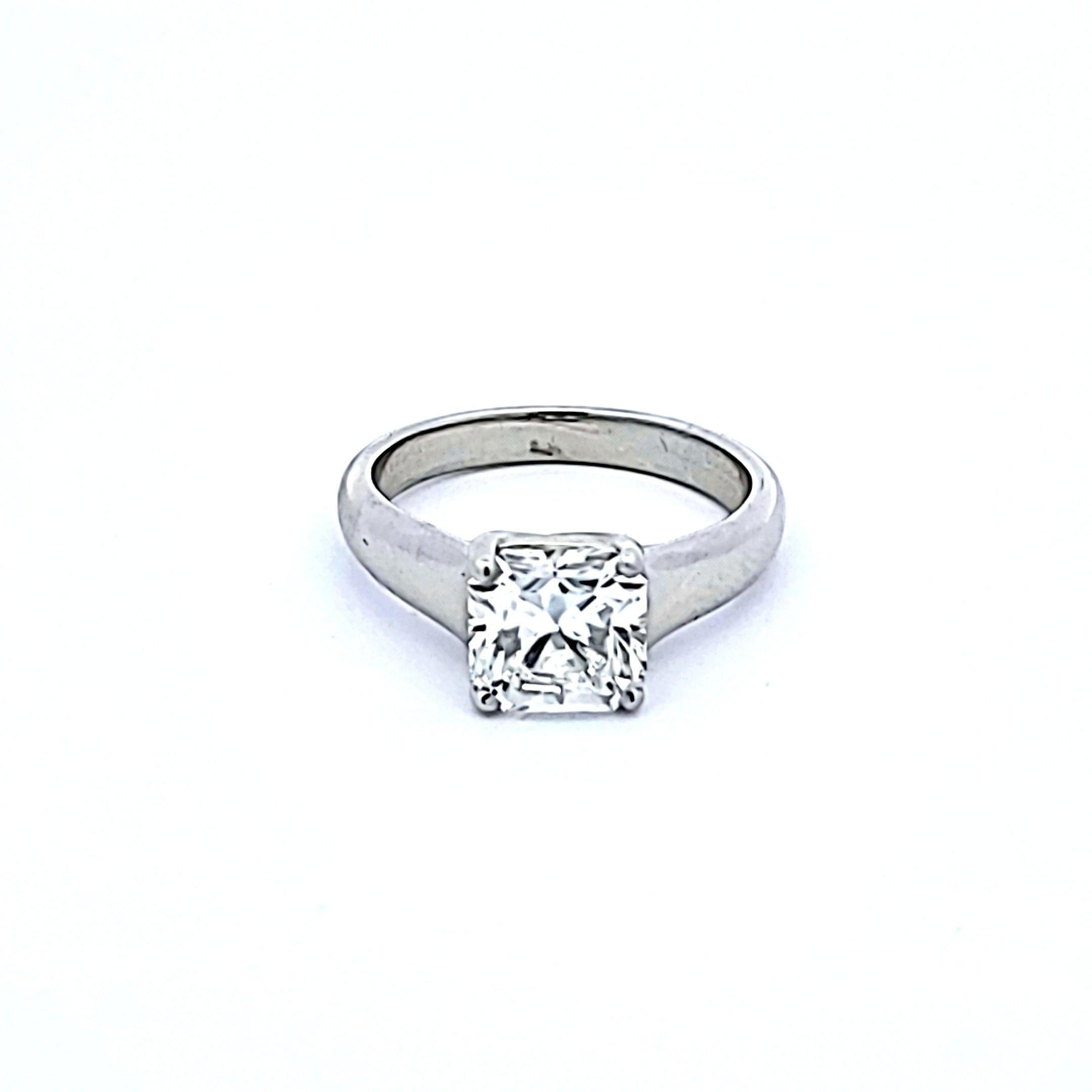 Designer :
Tiffany & Co
Titre :
Tiffany & Co, bague de fiançailles en platine avec diamant taille radiant de 2,03 carats F VS1
Le style :
Engagement
Métal :
Platine
Pierre précieuse 1 :
Diamant de 2,03 carats
Nombre de pierres :
1
Couleur :
F
La