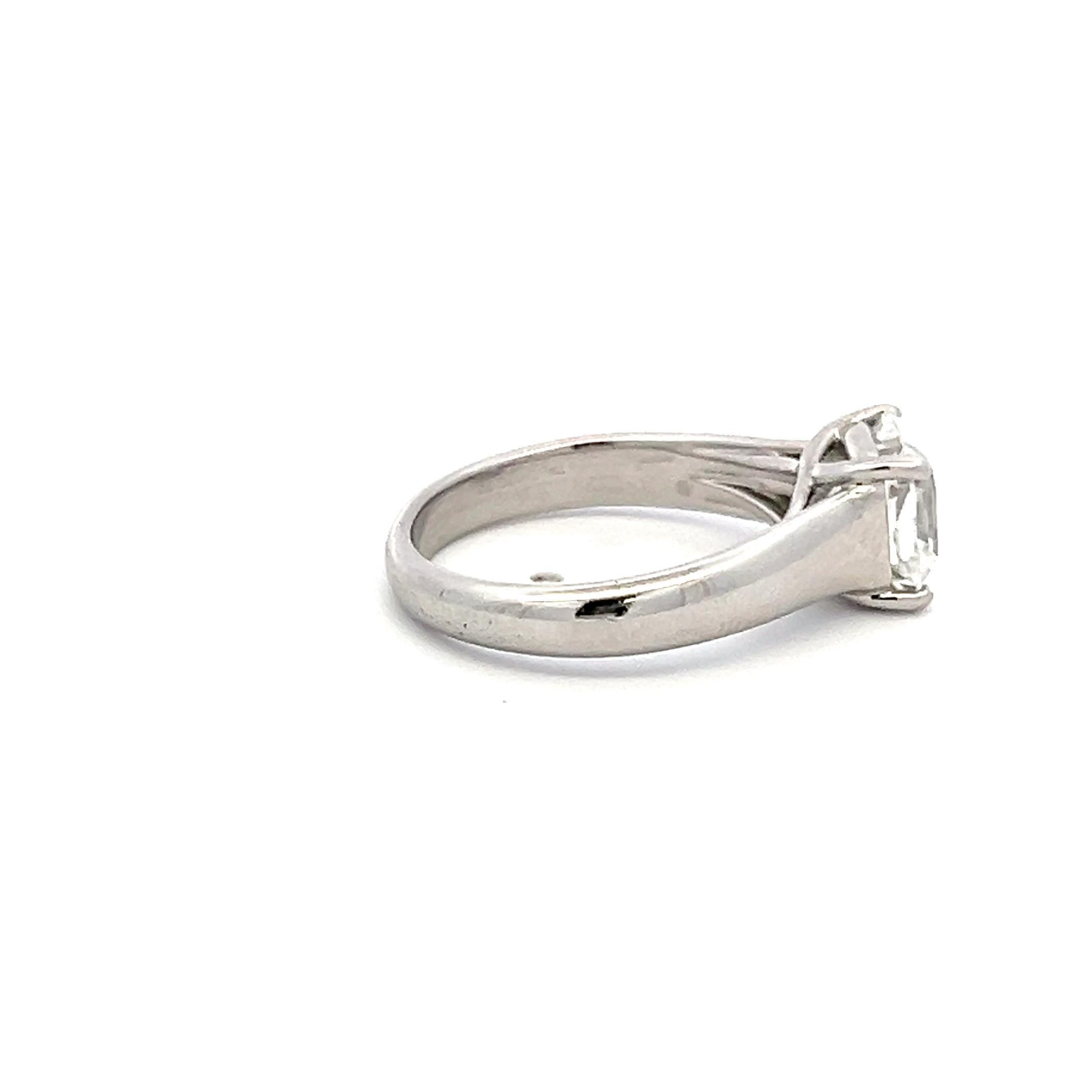 Taille radiant Tiffany & Co, bague de fiançailles en platine avec diamant taille radiant de 2,03 carats F VS1 en vente