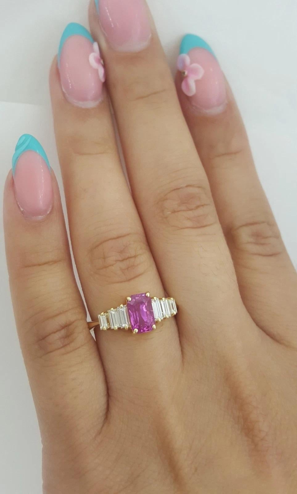 da uomo o donna Tiffany & Co. Anello con zaffiro rosa taglio smeraldo e diamante baguette da 2,04 carati in vendita