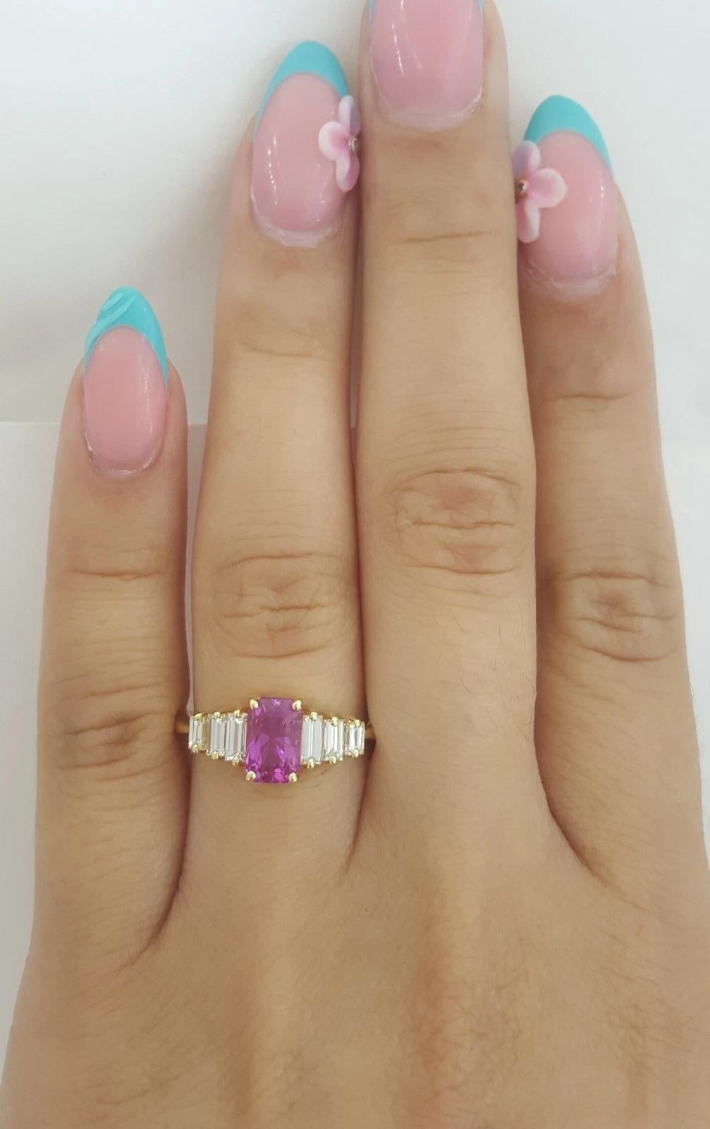 Tiffany & Co. Anello con zaffiro rosa taglio smeraldo e diamante baguette da 2,04 carati in vendita 1