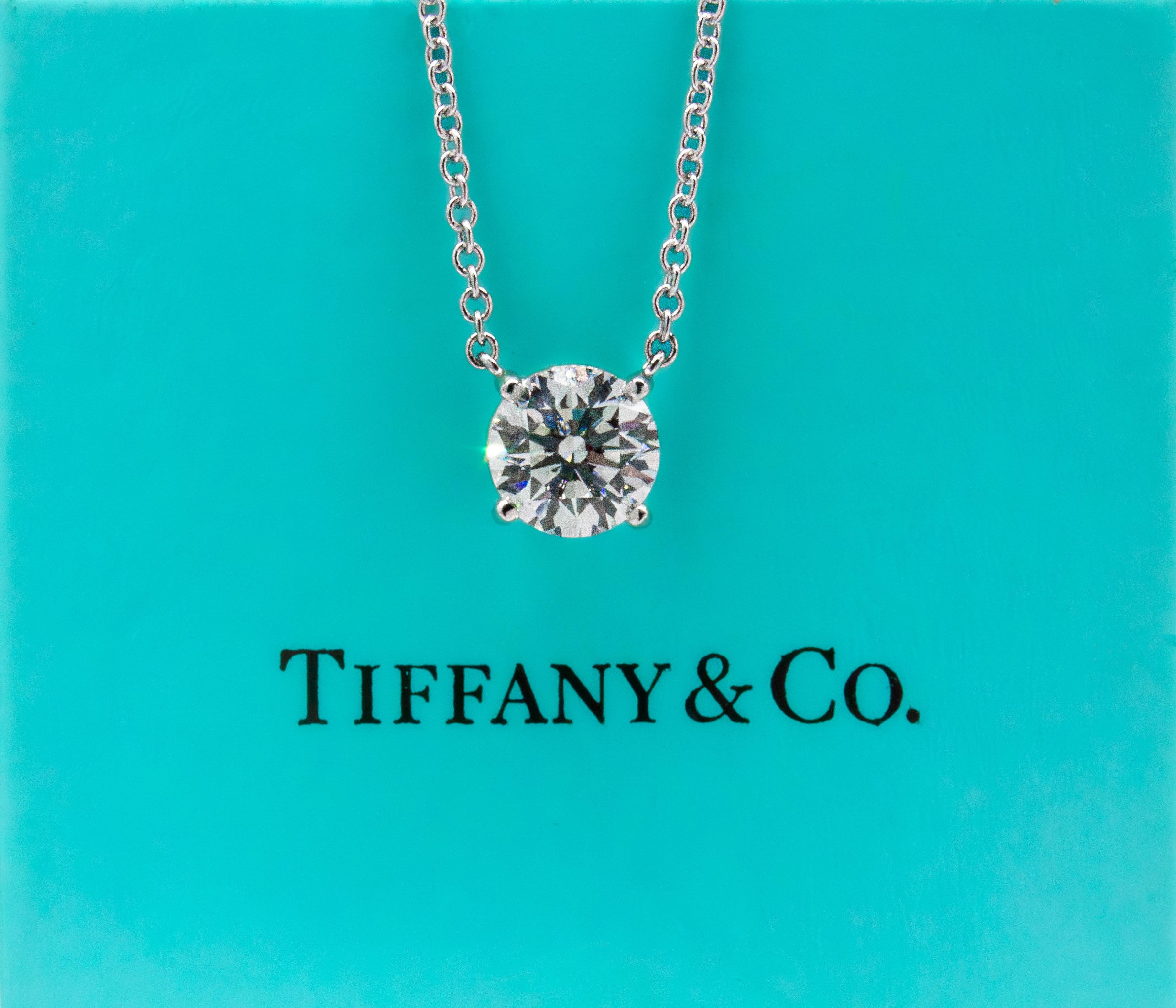 Tiffany & Co. 2,05 Karat GIA I VS1 Runder Brillant Diamant Solitär Halskette im Zustand „Hervorragend“ im Angebot in New York, NY