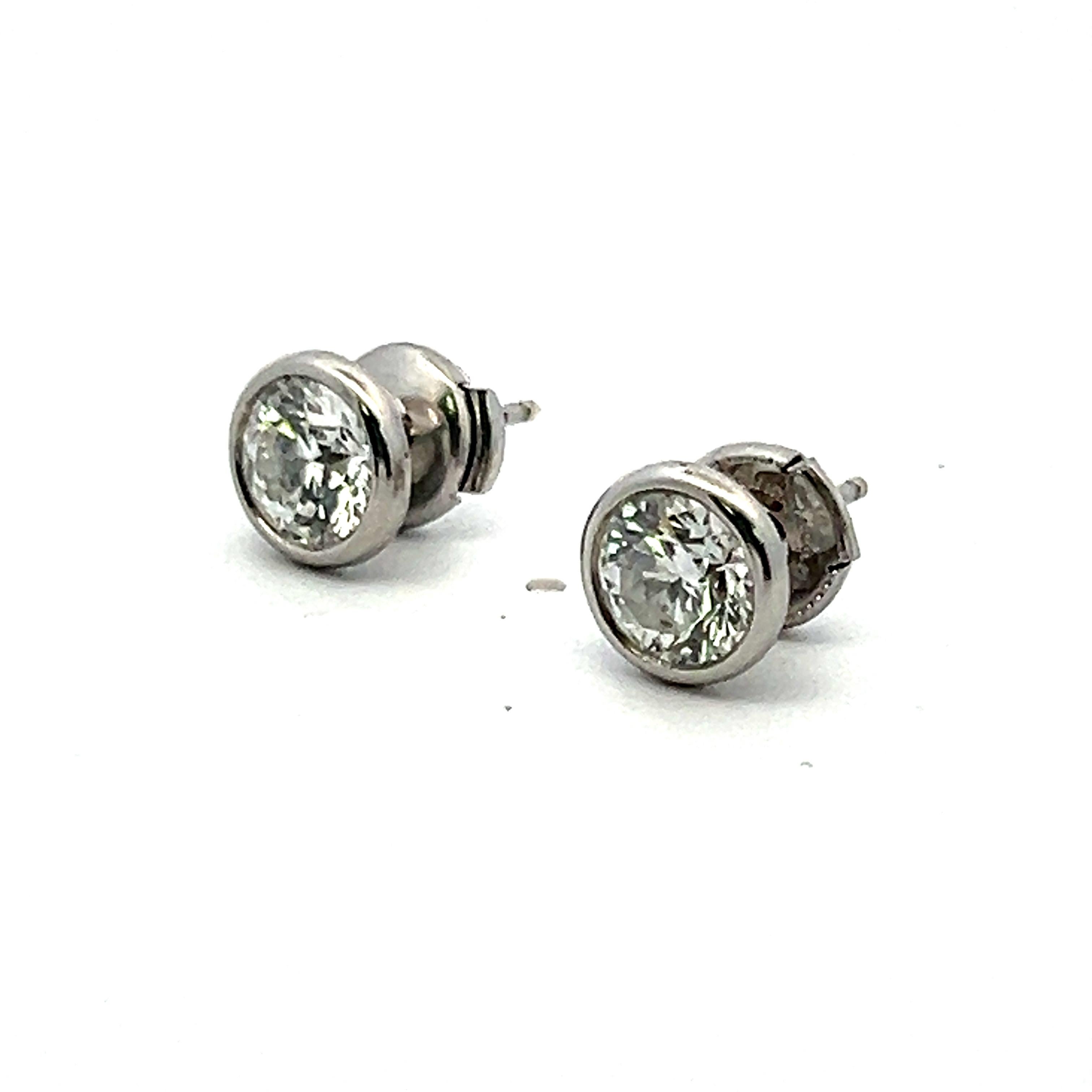Round Cut Tiffany & Co 2.05 Carat Round Brilliant G VS1 Diamond Platinum Earrings For Sale