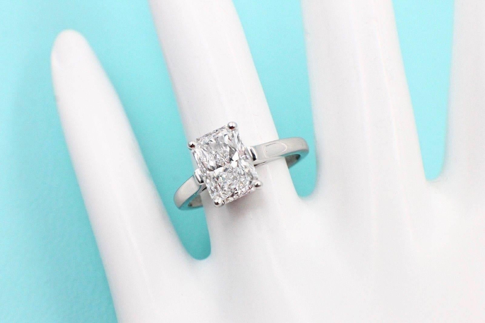 Tiffany & Co. 2.07 Radiant E VS1 Platinum Diamond Engagement Ring In Excellent Condition In San Diego, CA