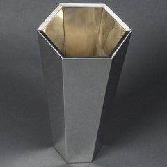 TIFFANY & Co - 20th Modernist Vase in Solid Silver with Canted Corners