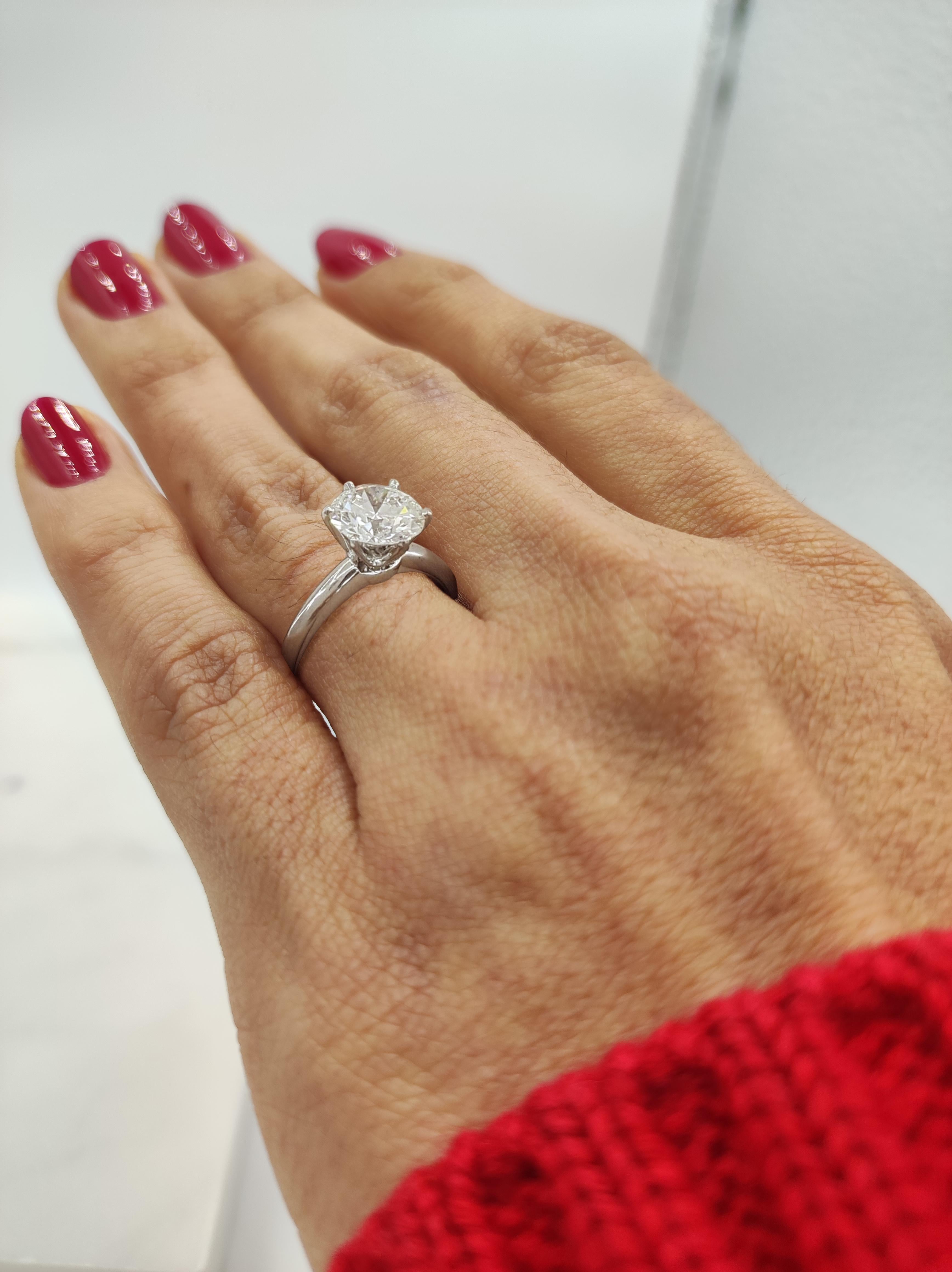 Tiffany & Co. 2.15 Carat Round Brilliant Cut Diamond Solitaire Ring In New Condition For Sale In Rome, IT
