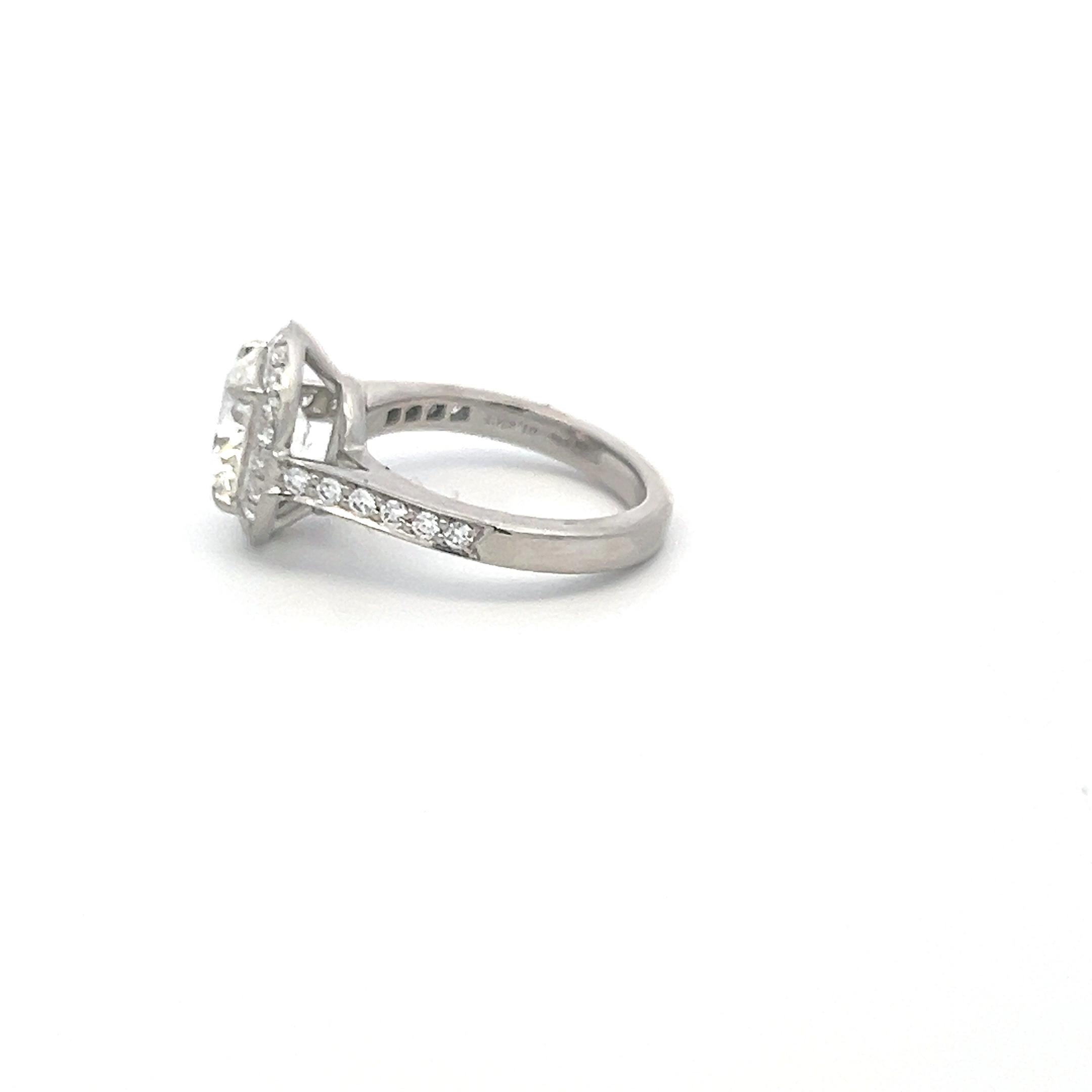 Tiffany & Co 2.15 Carat Round Brilliant H VVS1 Diamond Platinum Engagement Ring In Good Condition For Sale In New York, NY