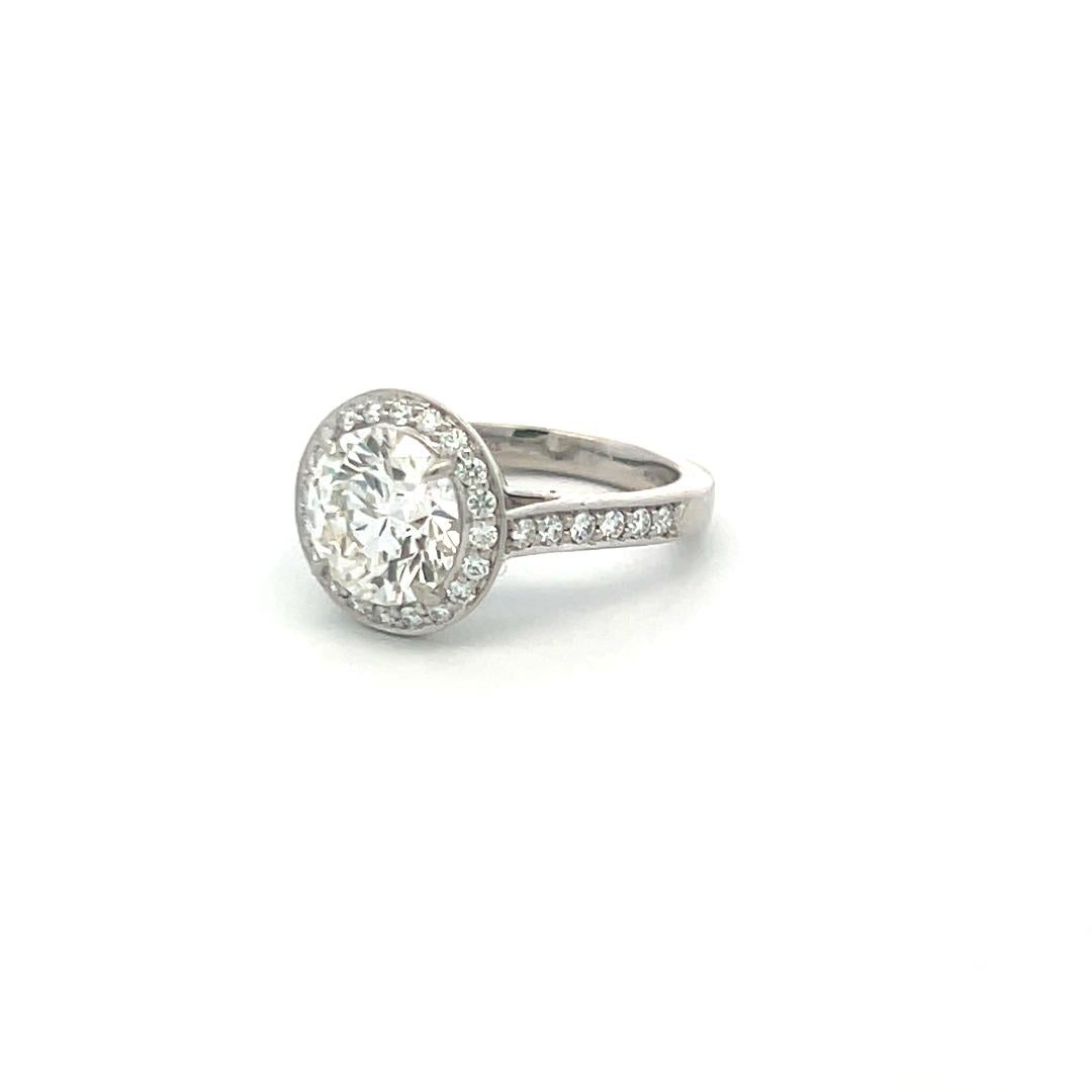 Tiffany & Co 2.15 Carat Round Brilliant H VVS1 Diamond Platinum Engagement Ring For Sale 1
