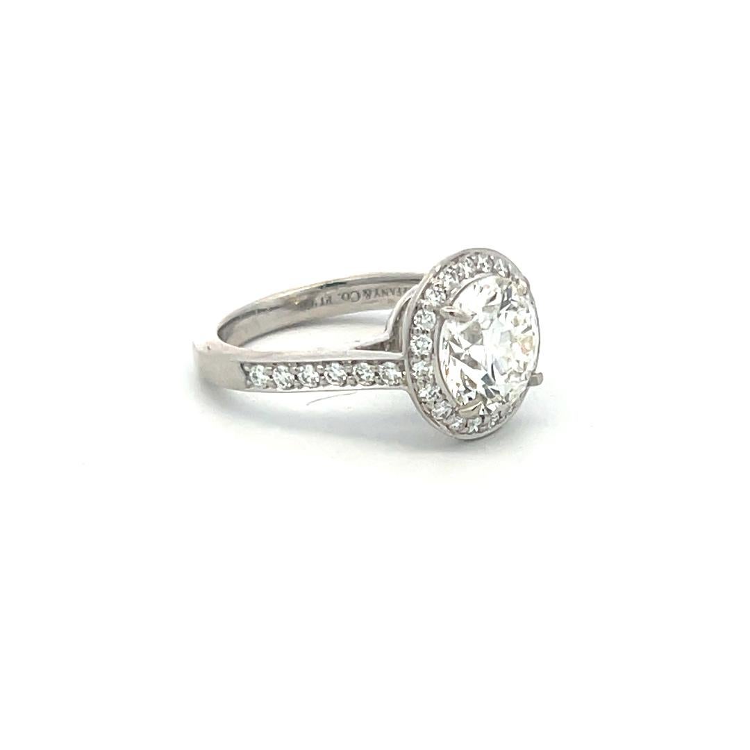 Tiffany & Co 2.15 Carat Round Brilliant H VVS1 Diamond Platinum Engagement Ring For Sale 2