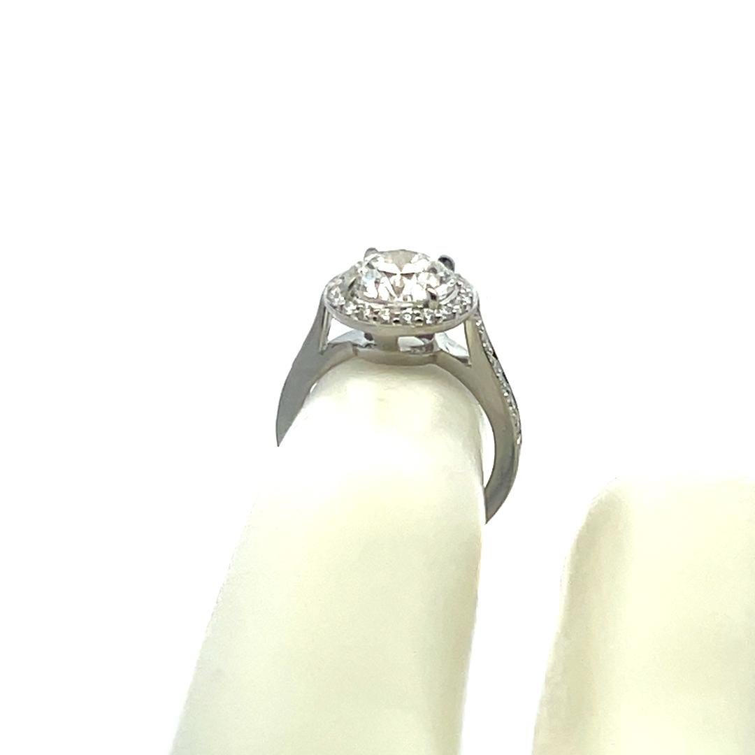 Tiffany & Co 2.15 Carat Round Brilliant H VVS1 Diamond Platinum Engagement Ring For Sale 4