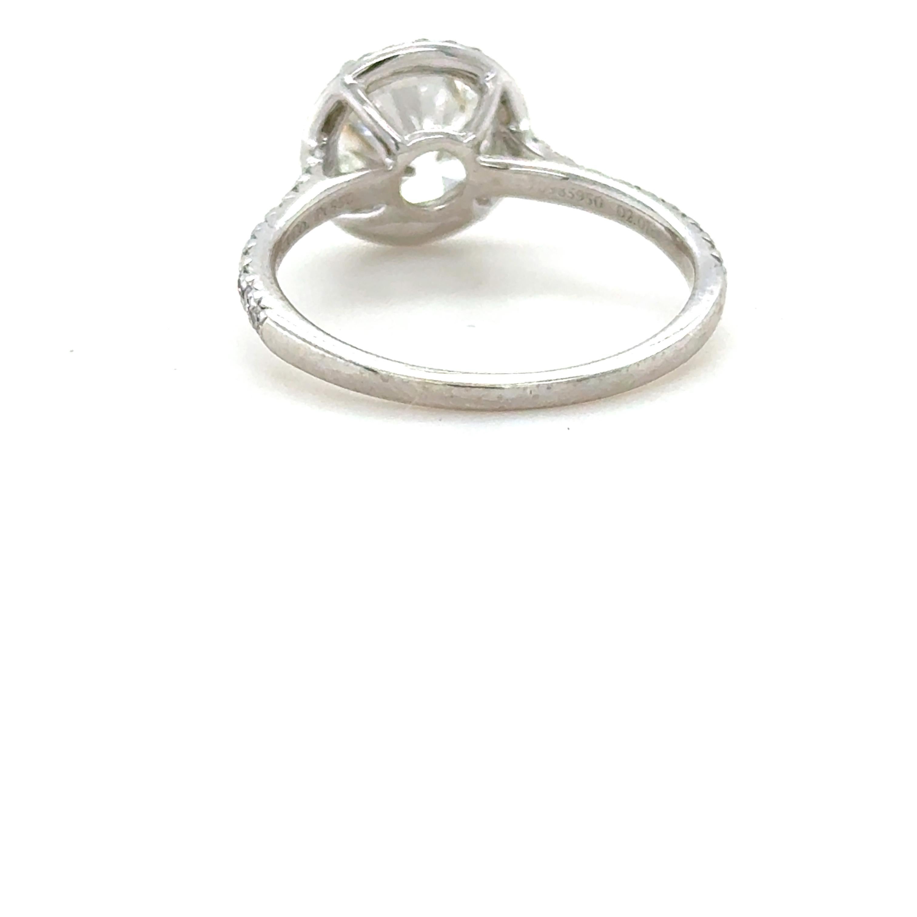Taille brillant Tiffany & Co., bague de fiançailles Soleste Halo avec diamant de 2.25 carat en vente
