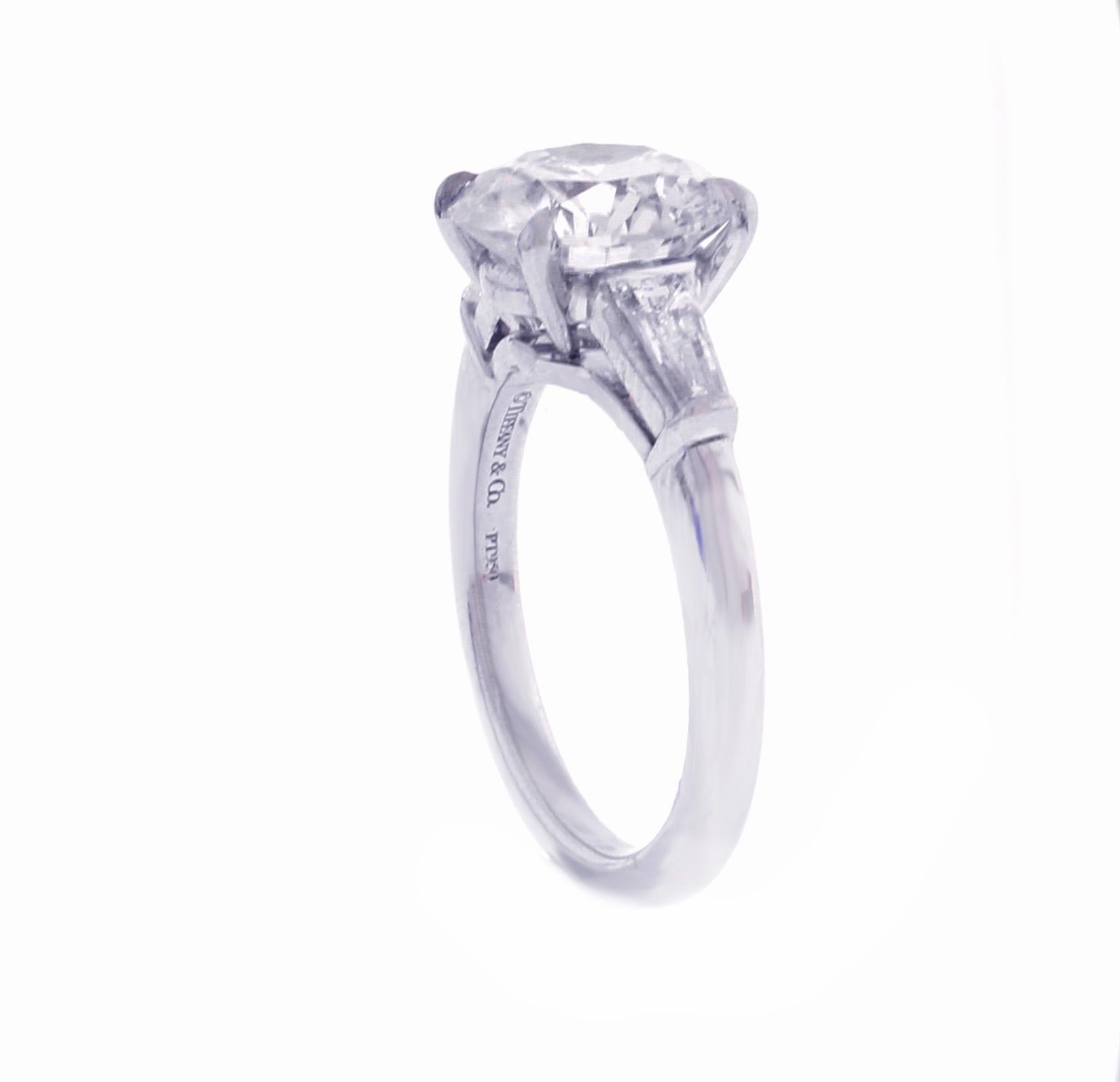 Taille ronde Tiffany & Co. Bague de fiançailles solitaire en diamants de 2,27 carats en vente